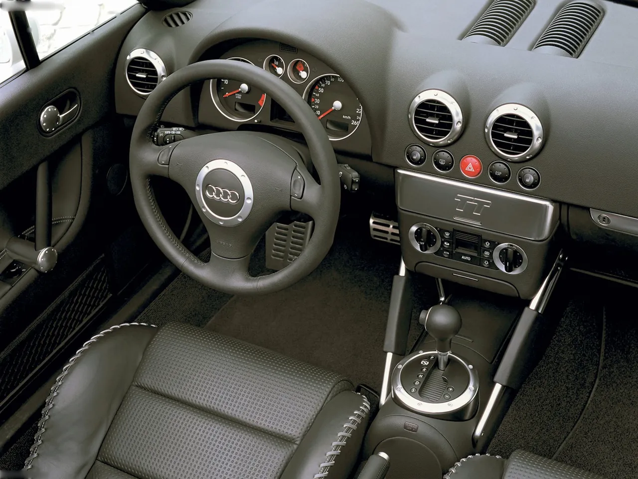 Audi TT Roadster (2002) – interiér