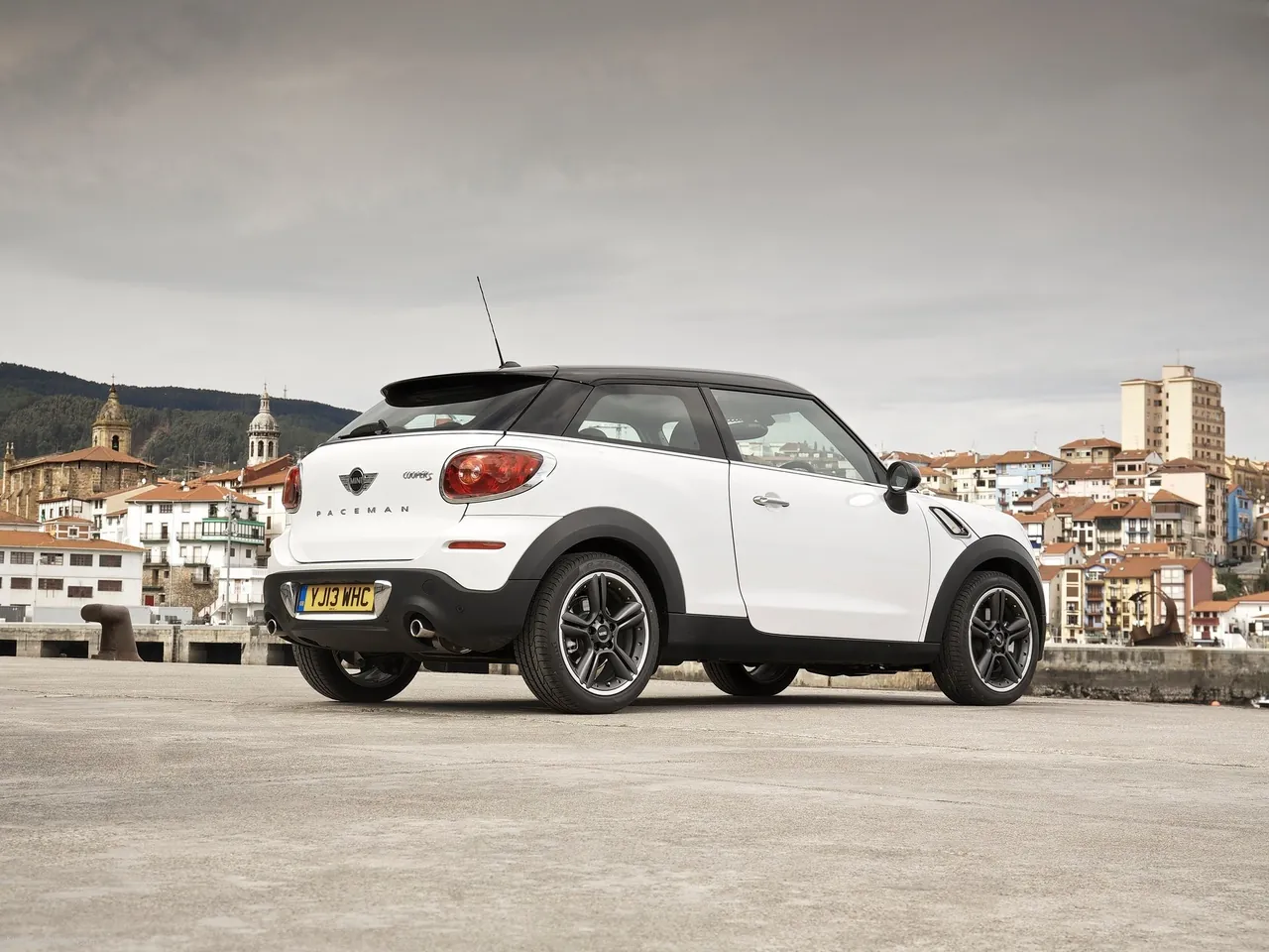 Mini Paceman [UK] (2014) – zadní tříčtvrteční pohled