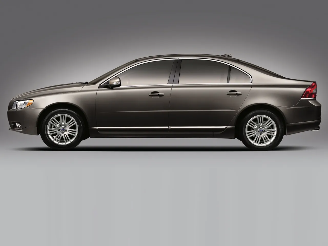Volvo S80L (2010) – boční profil