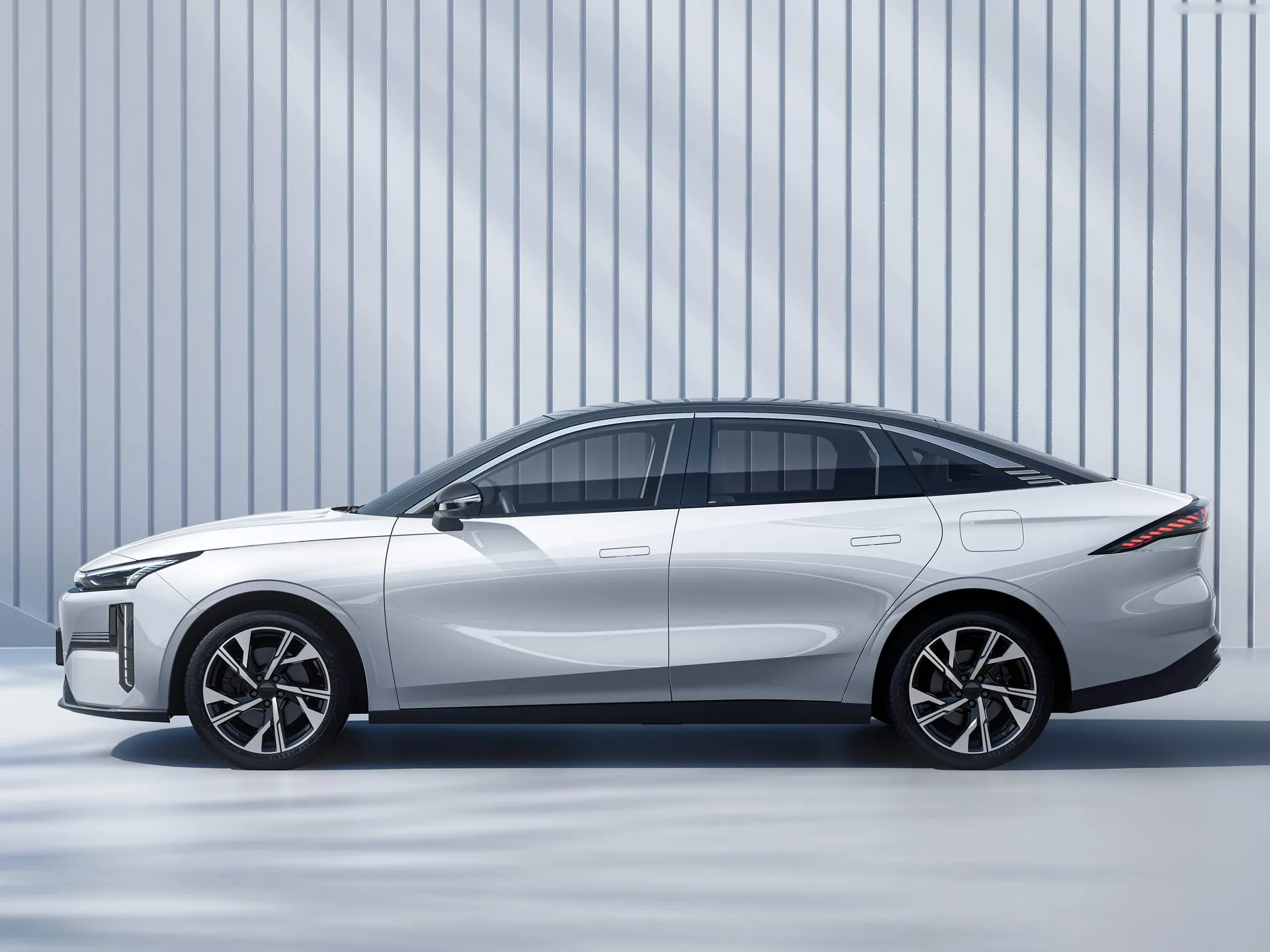 Geely Galaxy L6 (2024) – boční profil