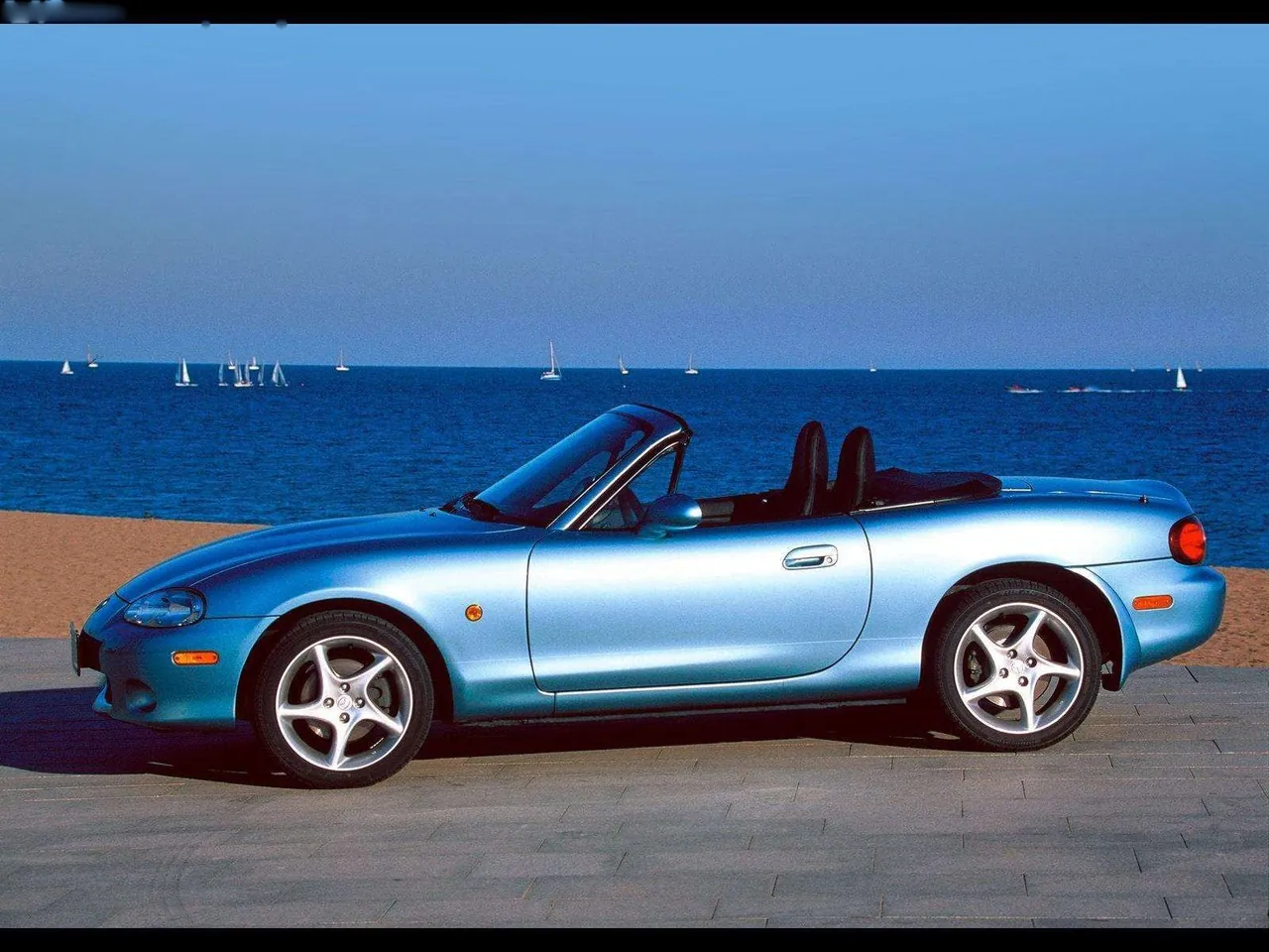 Mazda MX5 (2000) – boční profil