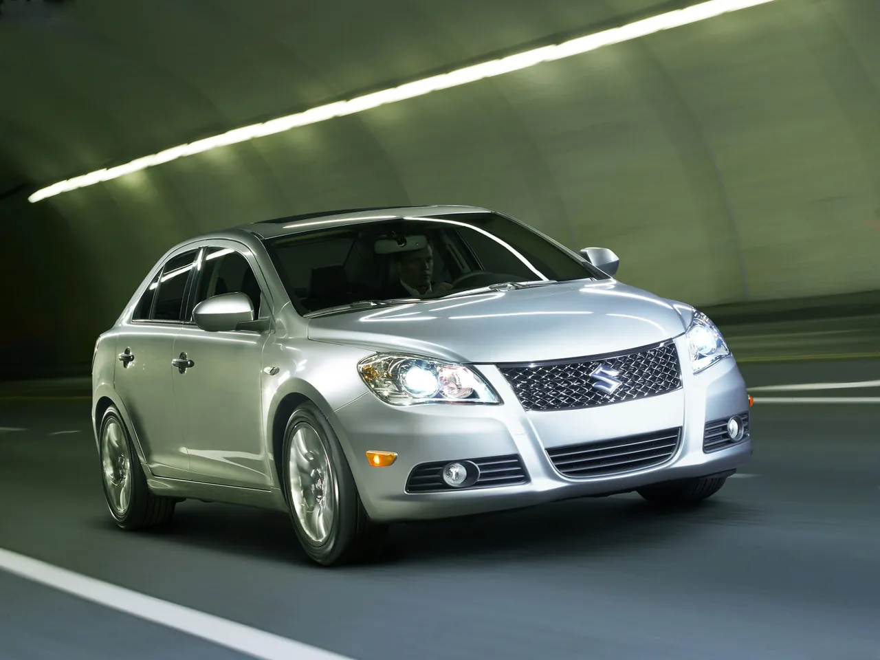 Suzuki Kizashi (2010)