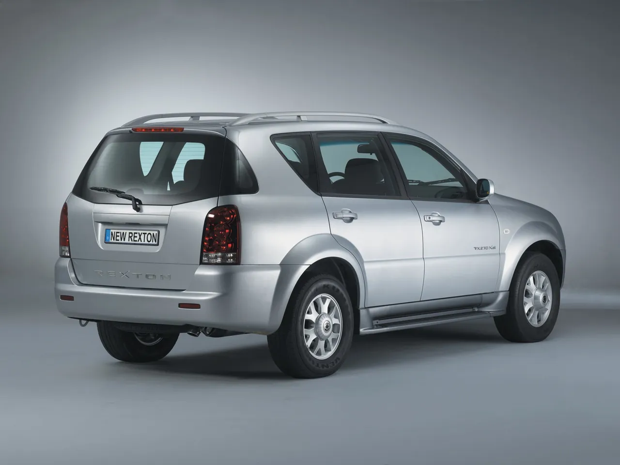 SsangYong Rexton (2005) – zadní tříčtvrteční pohled