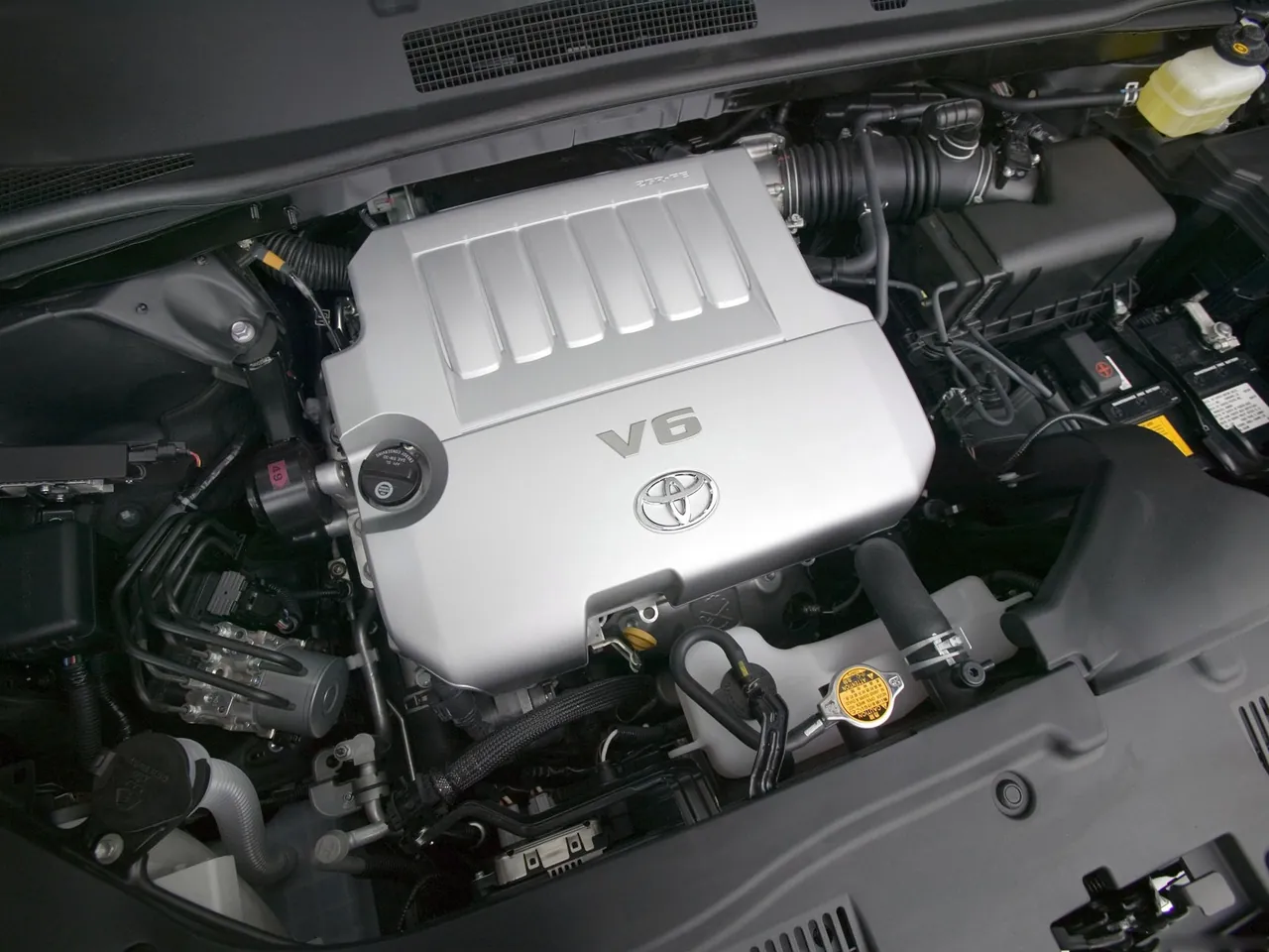 Toyota Highlander (2008) - Engine Bay
