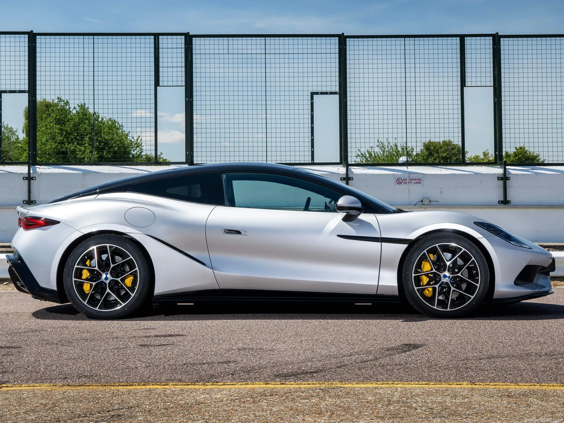 Denza Z Coupe (2027) – boční profil
