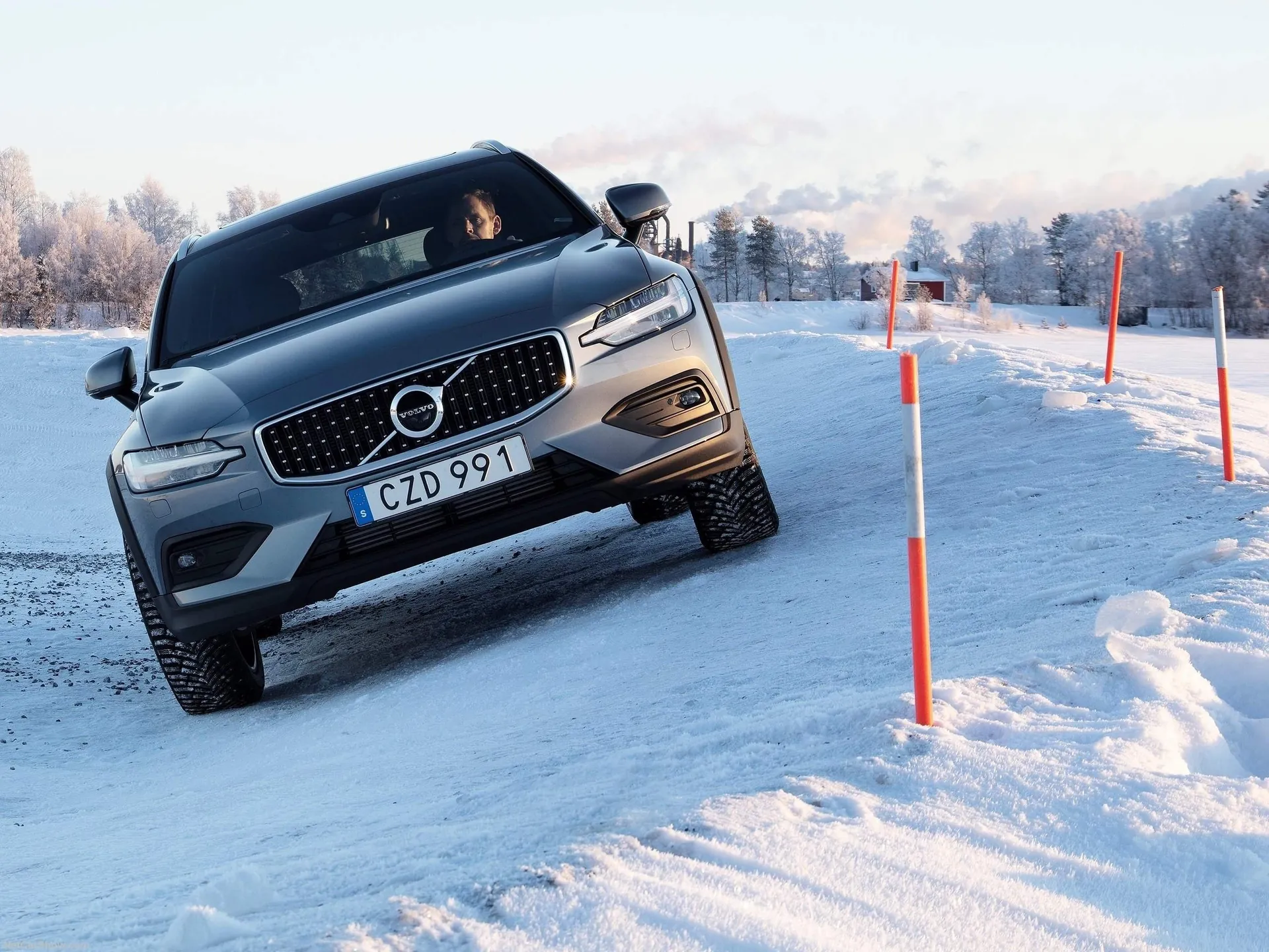 Volvo V60 Cross Country (2019) – zepředu