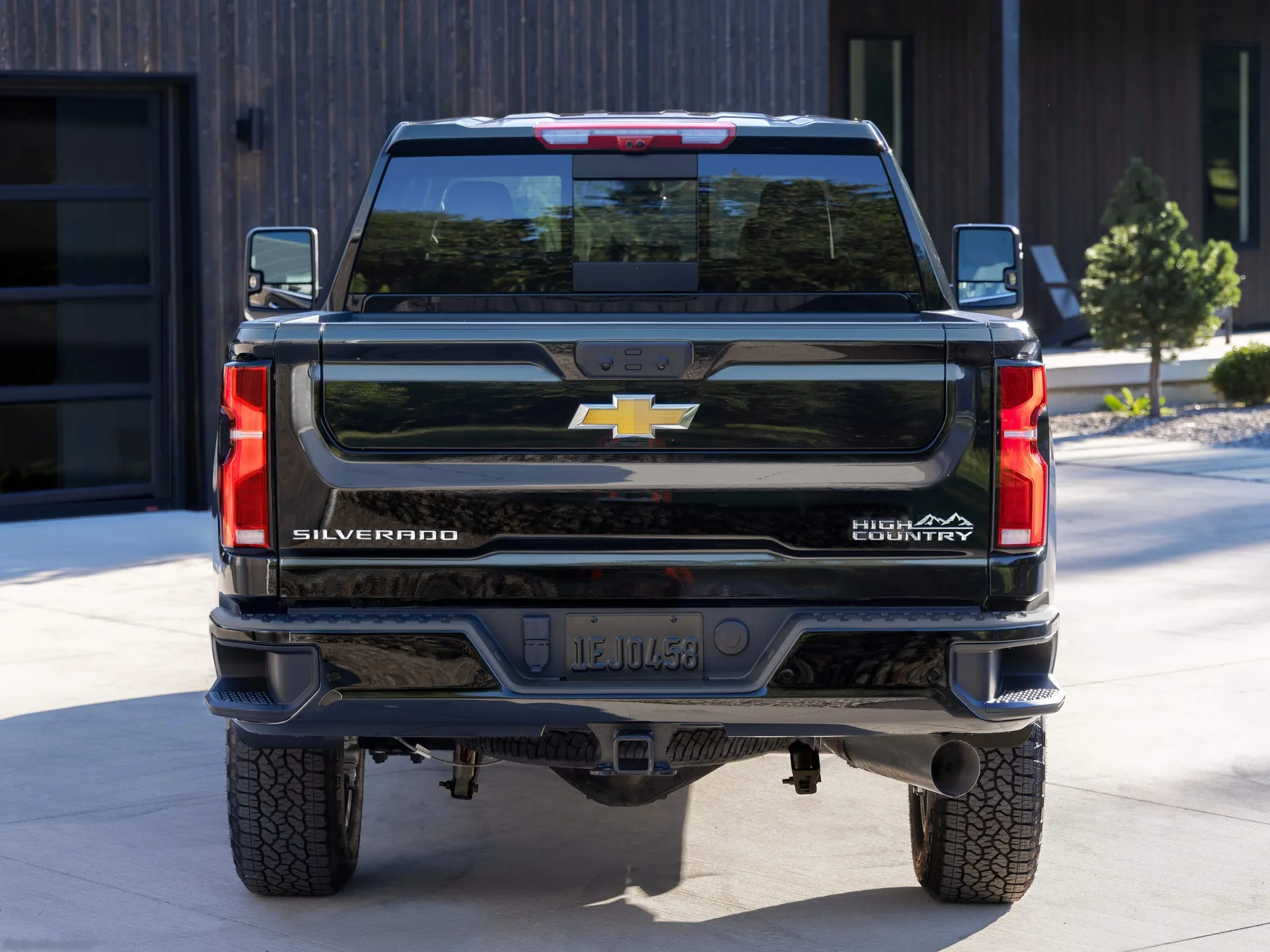 Chevrolet Silverado HD (2024) – zezadu