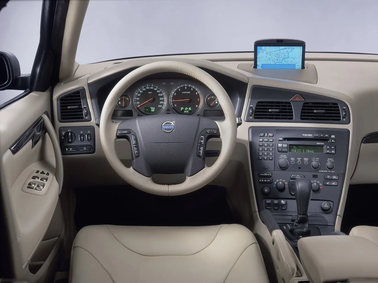 Volvo XC70 (2004) – interiér