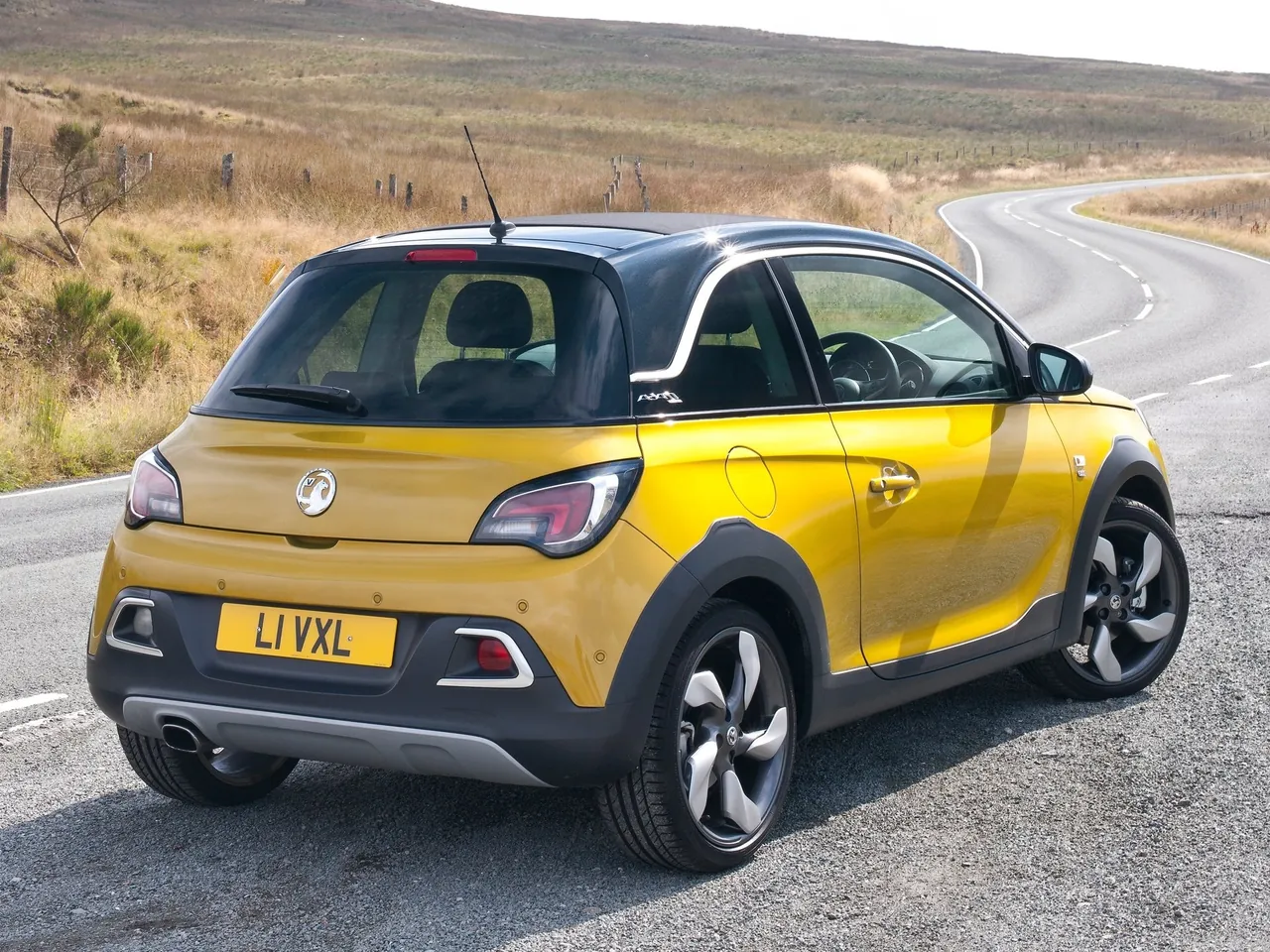 Vauxhall Adam Rocks Air (2015) – zadní tříčtvrteční pohled