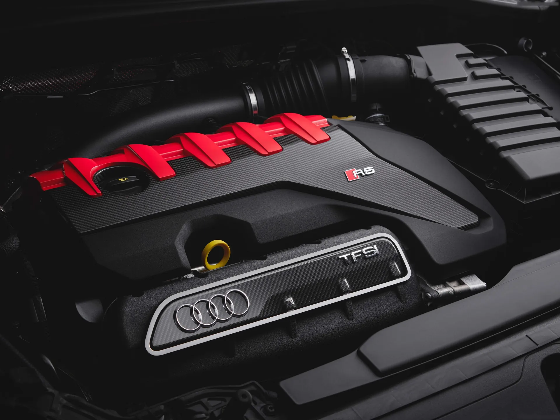 Audi RS Q3 Sportback 10 Years Edition (2023) – motorový prostor