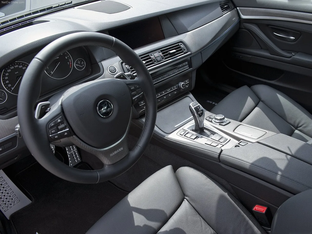 Hamann BMW 5-Series F10 (2011) – interiér