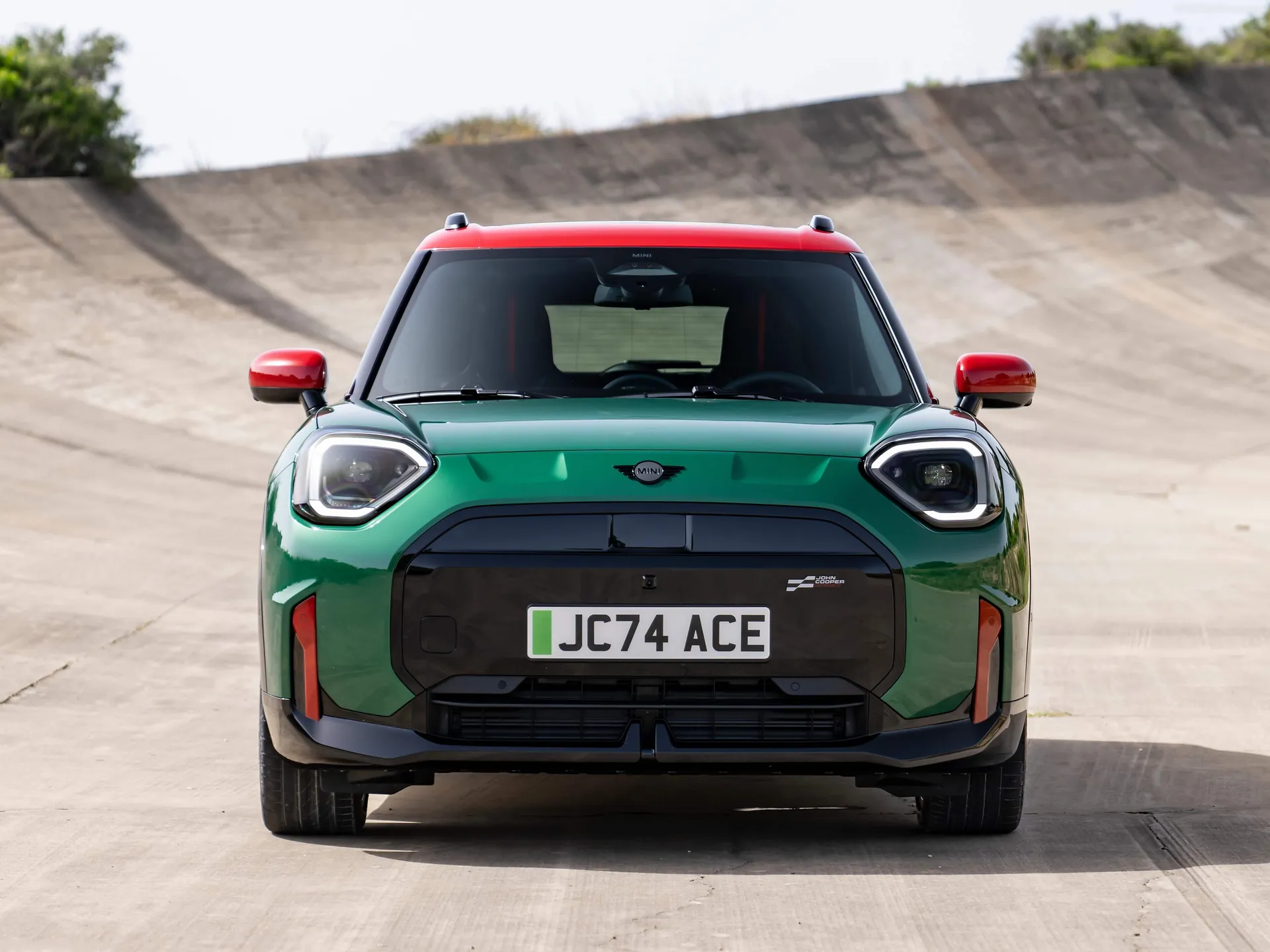 Mini John Cooper Works Aceman (2025) – zepředu