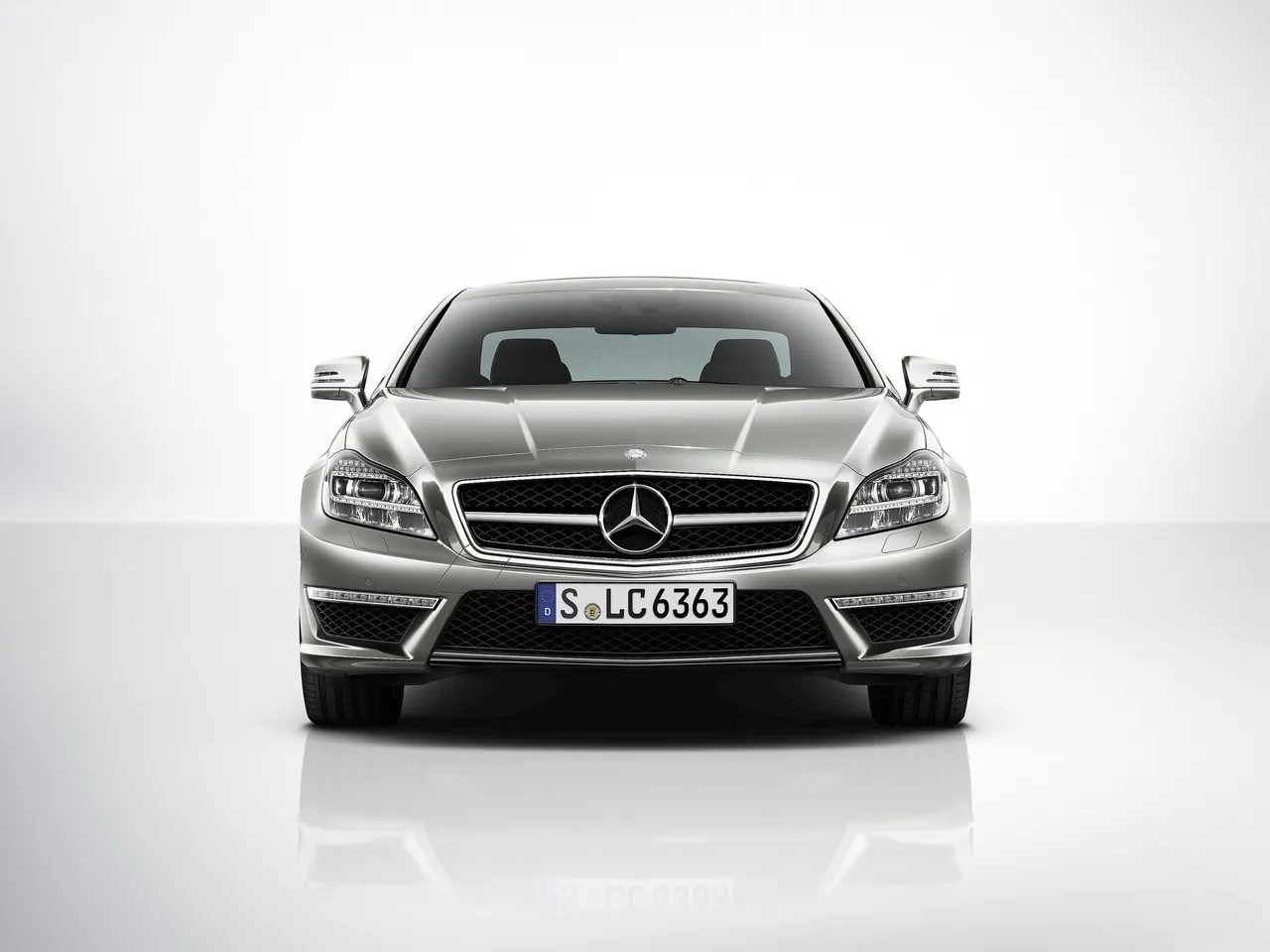 Mercedes-Benz CLS63 AMG (2012) - Front