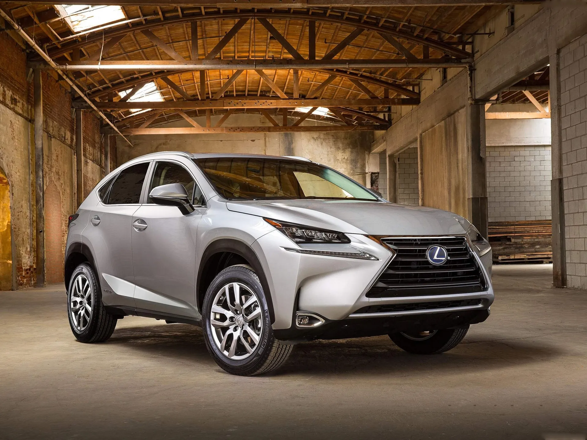 Lexus NX (2015)