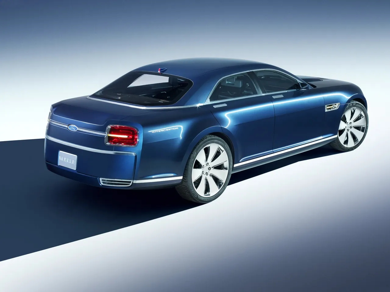 Ford Interceptor Concept (2007) – zadní tříčtvrteční pohled