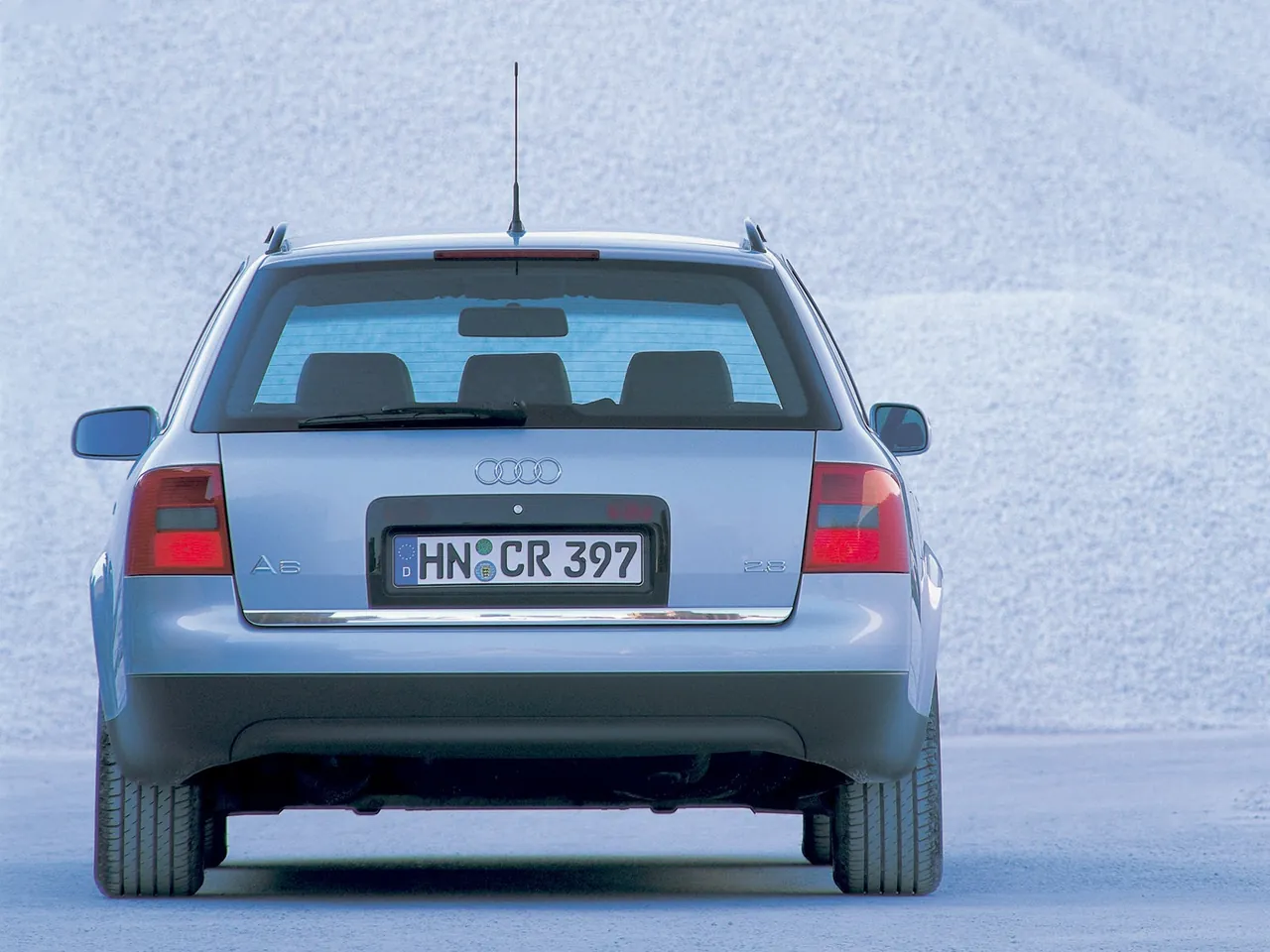 Audi A6 Avant (1998) – zezadu