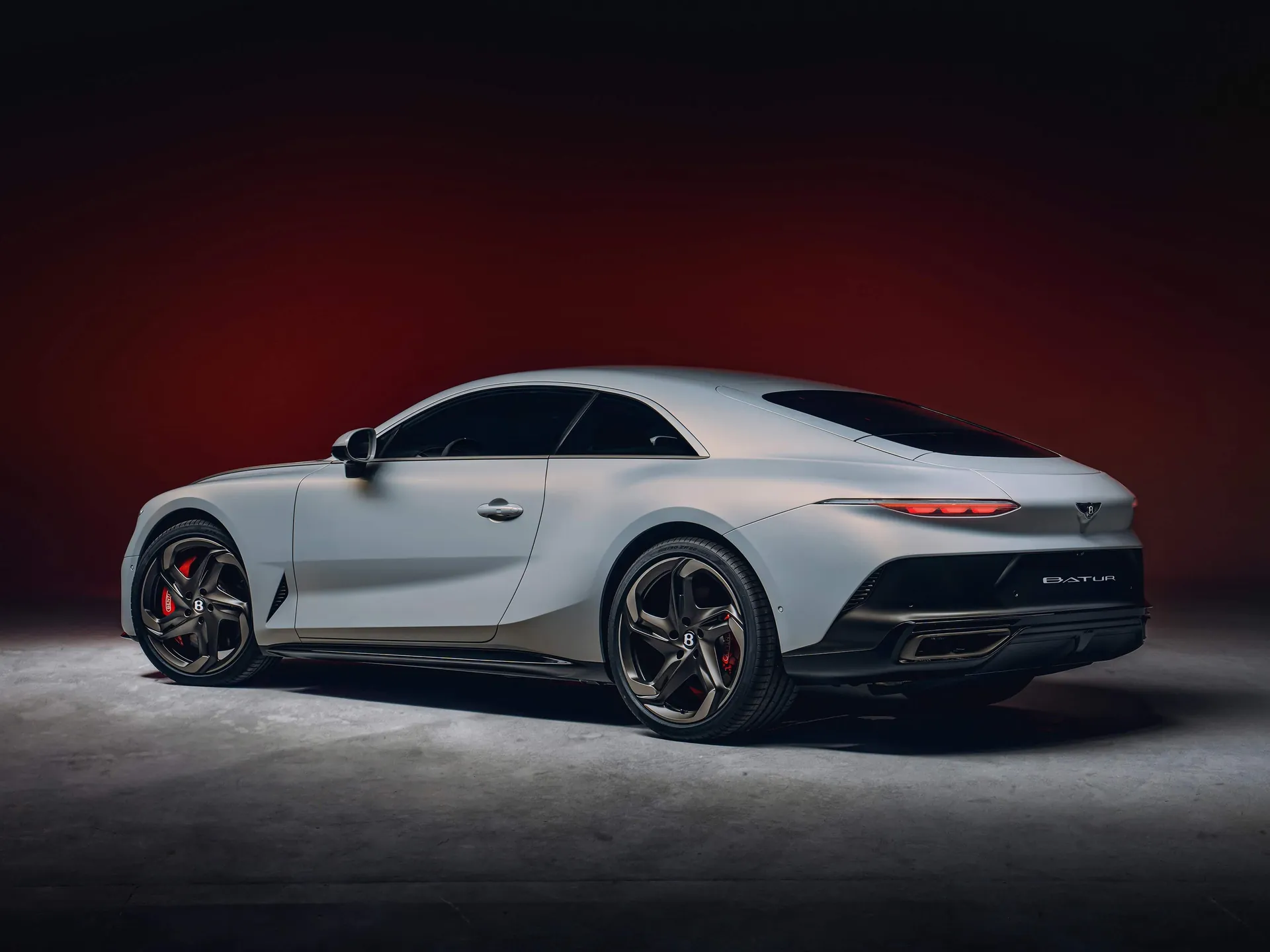 Bentley Mulliner Batur (2023) – zadní tříčtvrteční pohled