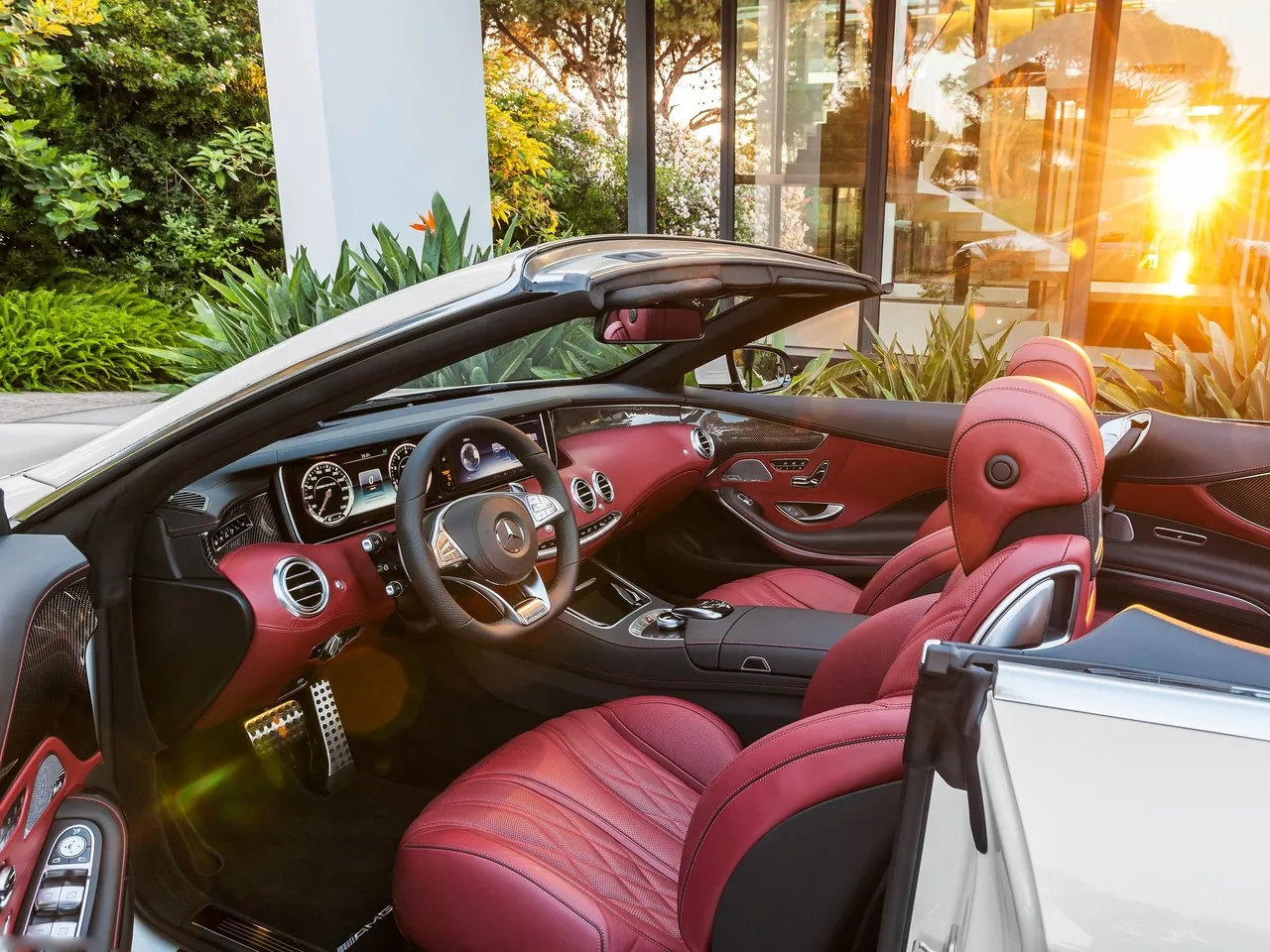 Mercedes-Benz S63 AMG Cabriolet (2017) – interiér