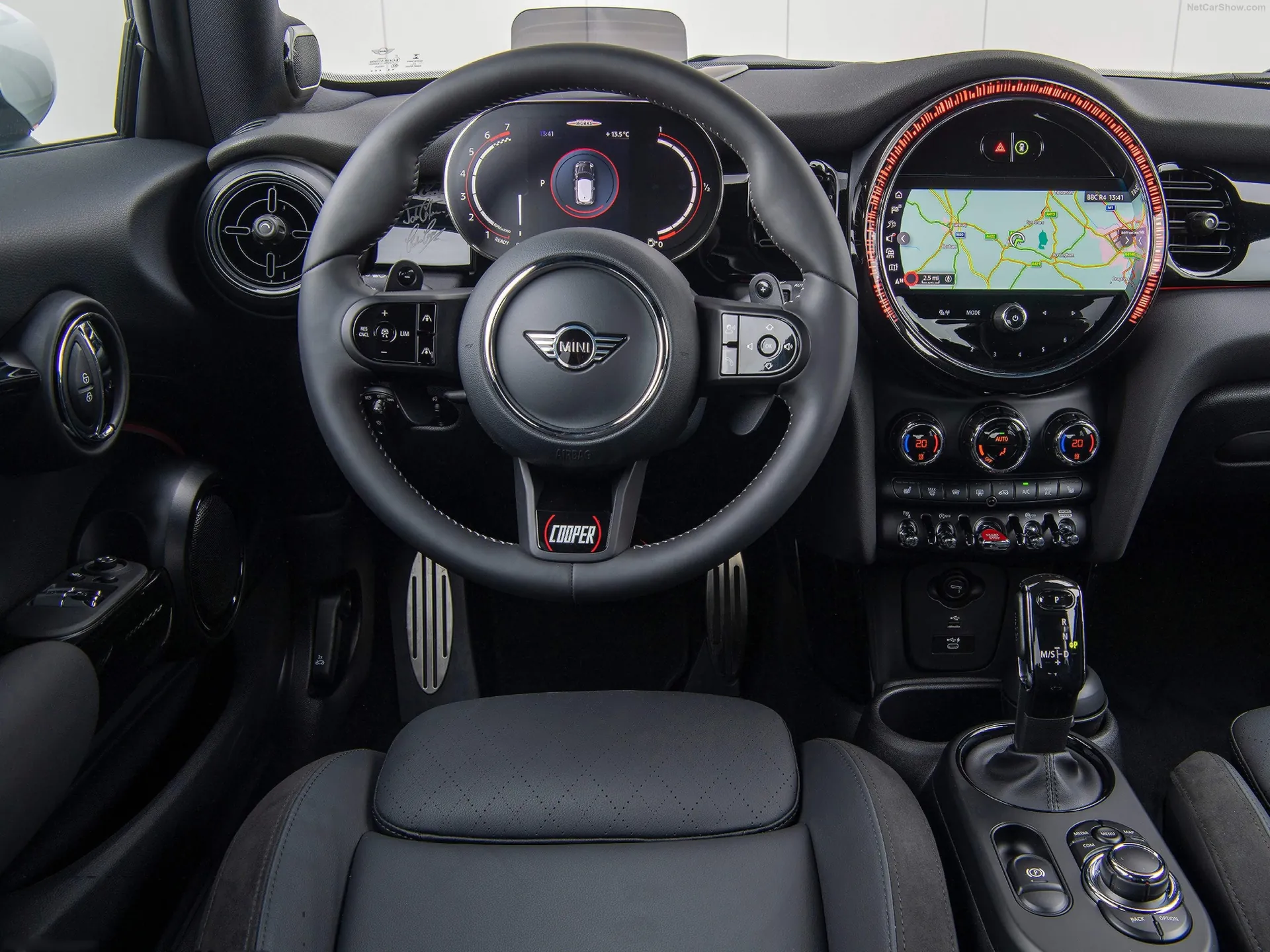 Mini JCW Anniversary Edition (2021) – interiér