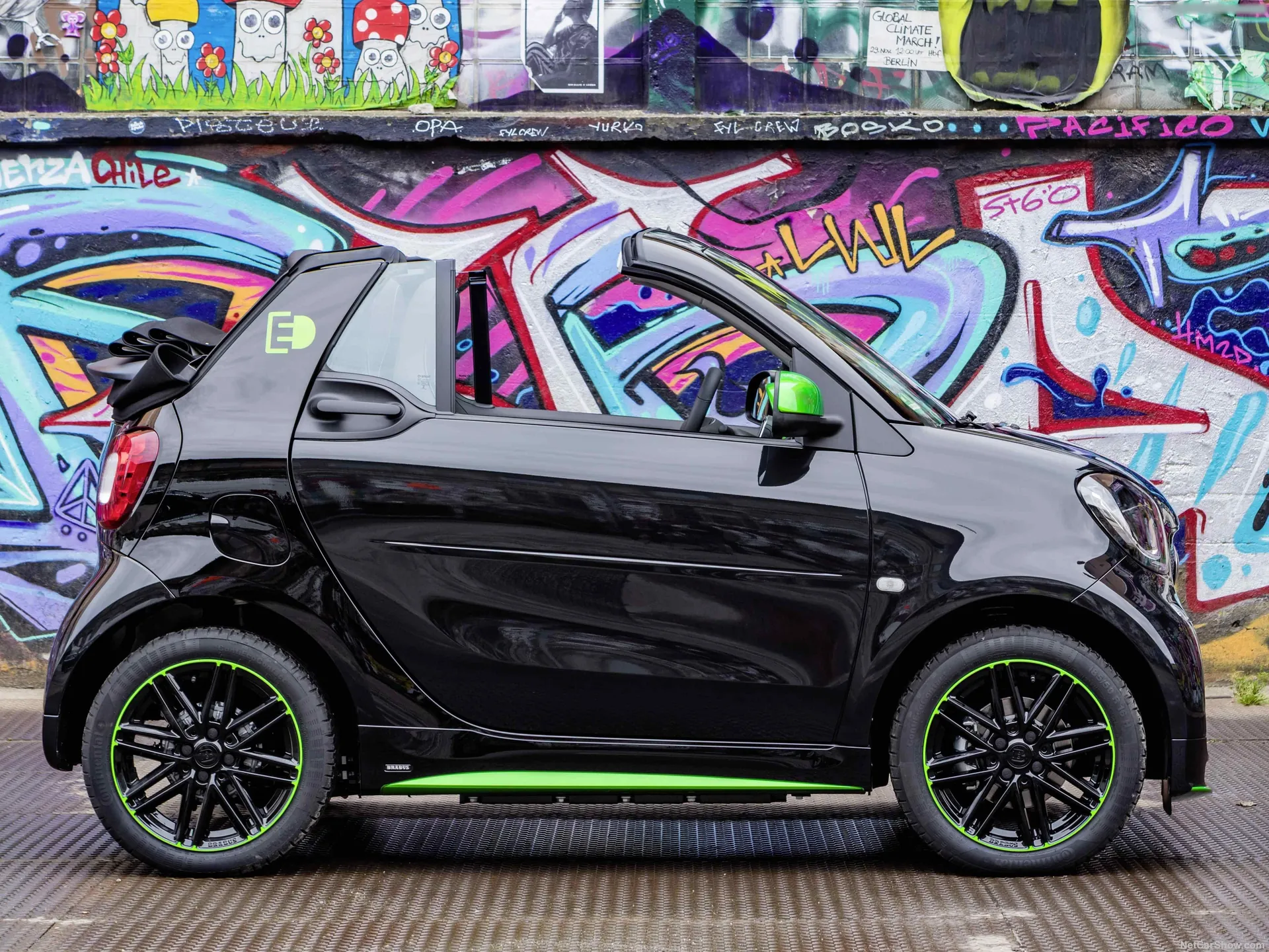 Smart fortwo Cabrio electric drive (2017) – boční profil