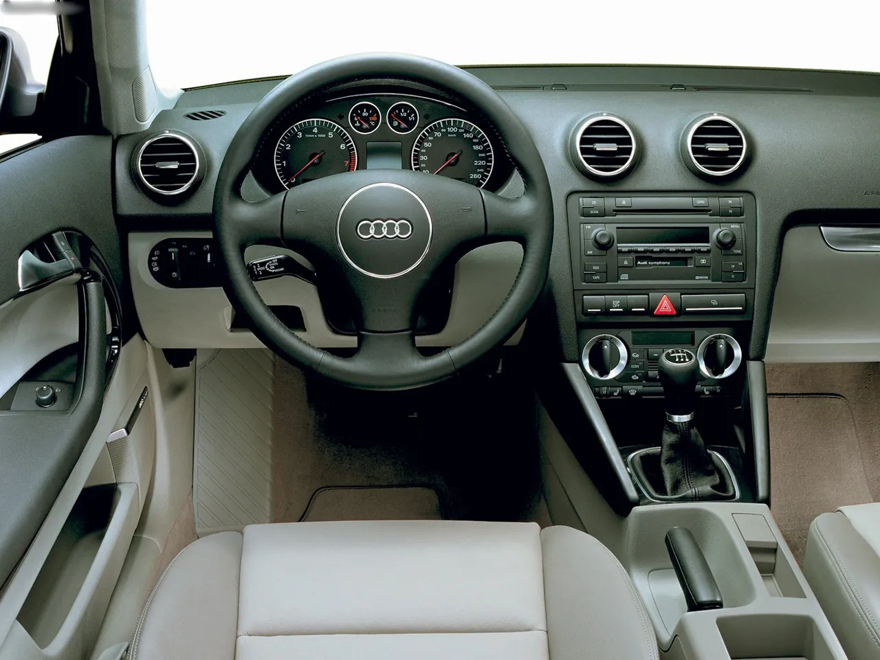 Audi A3 3-door (2003) – interiér