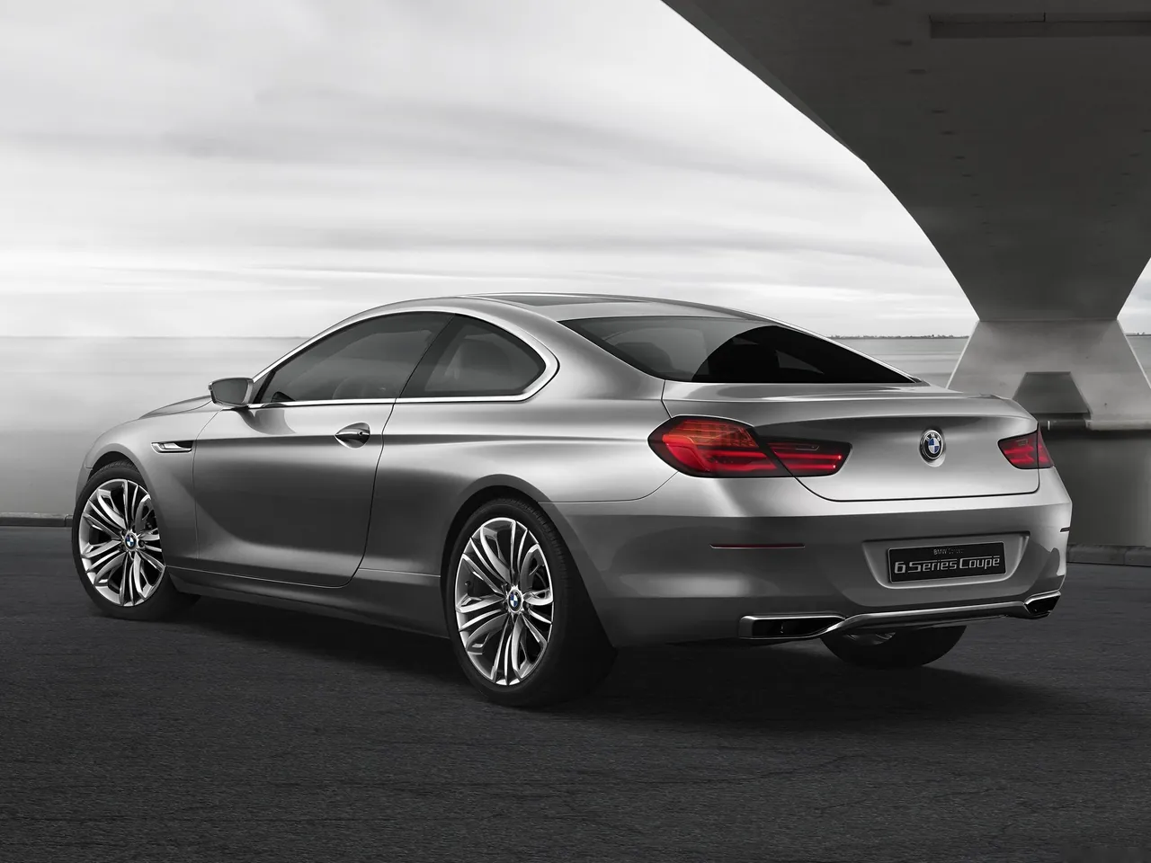 BMW 6-Series Coupe Concept (2010) – zadní tříčtvrteční pohled