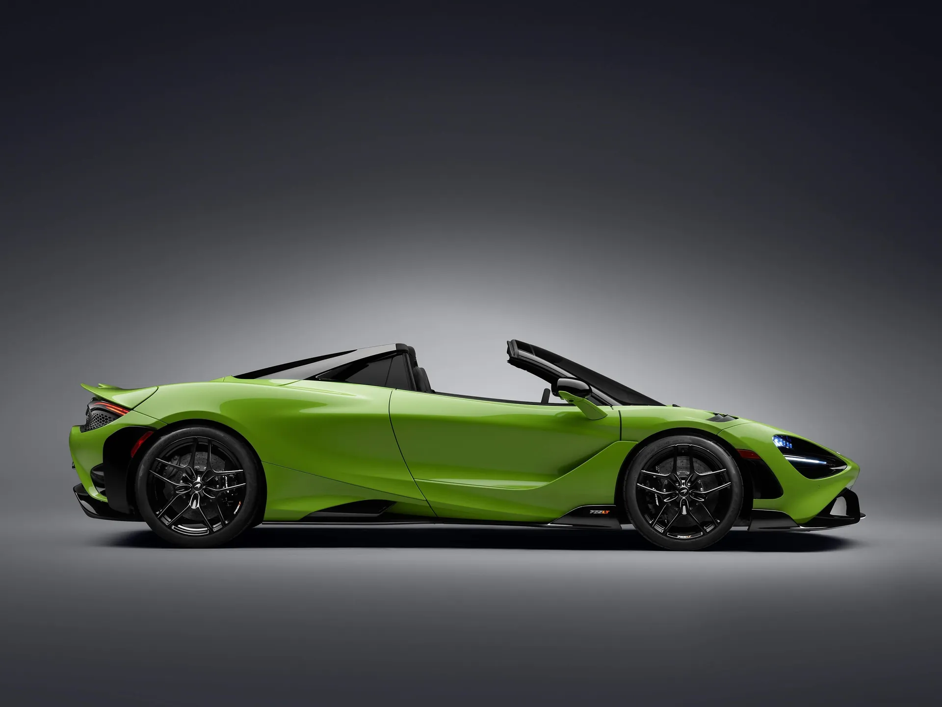 McLaren 765LT Spider (2022) – boční profil