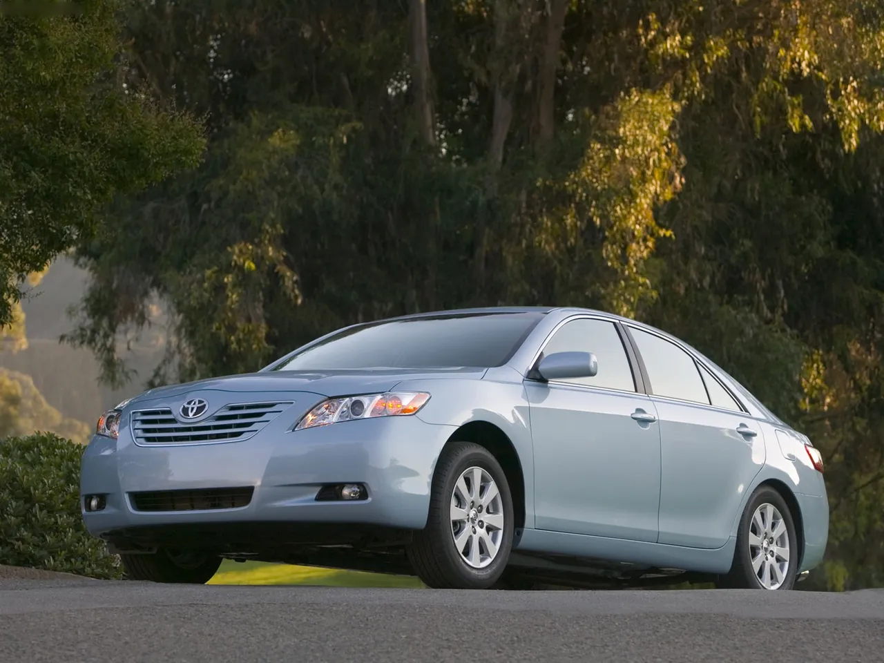 Toyota Camry XLE (2007)