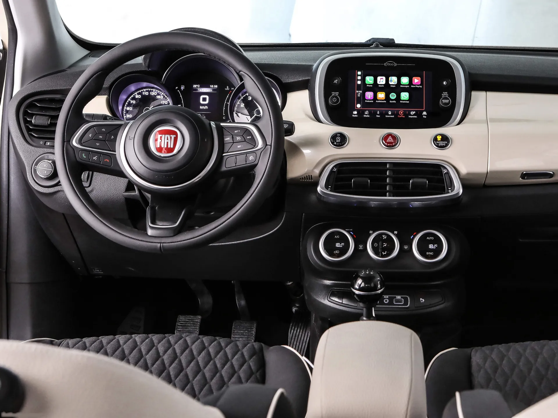 Fiat 500X (2019) – interiér