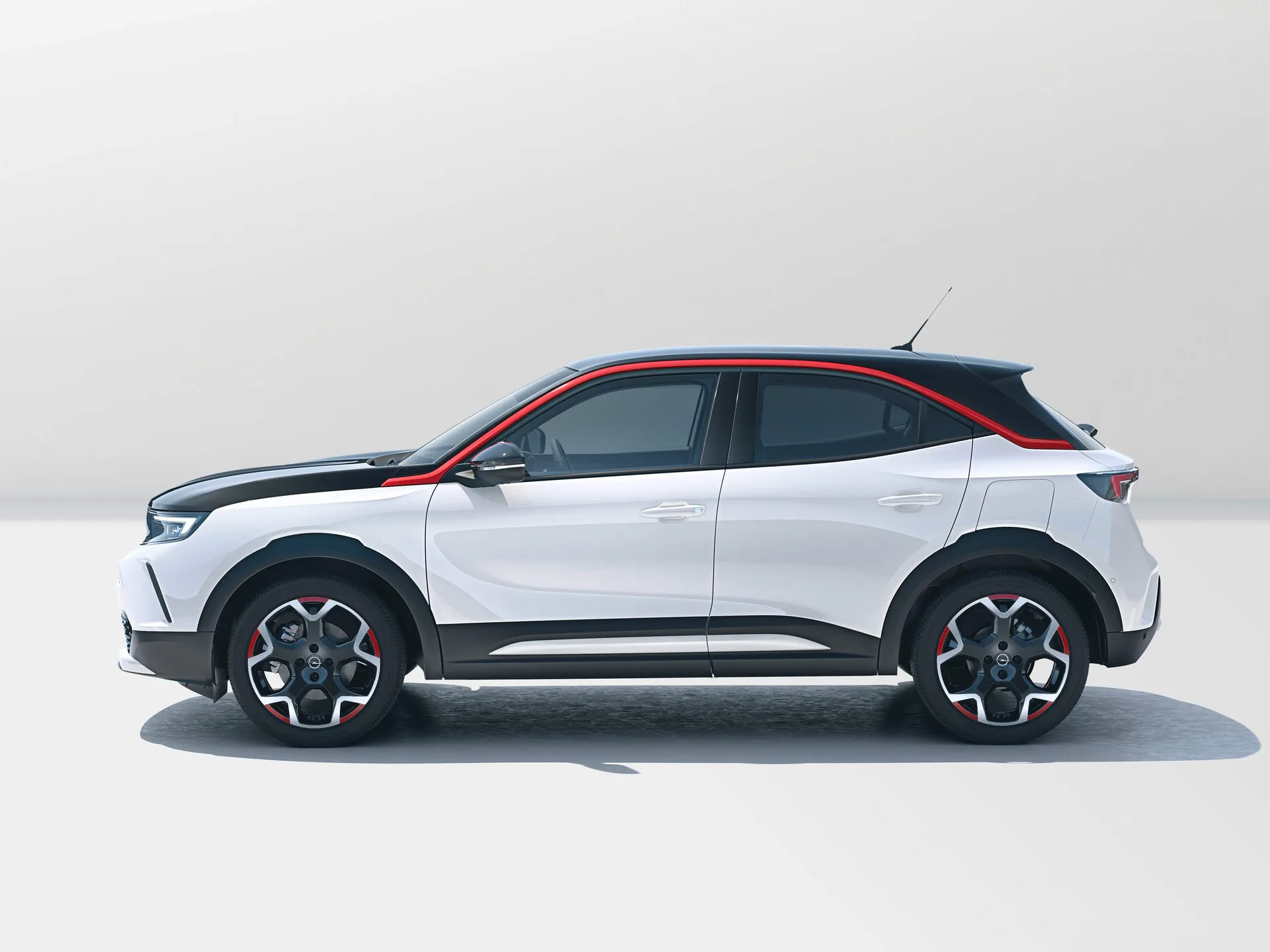 Opel Mokka (2021) – boční profil