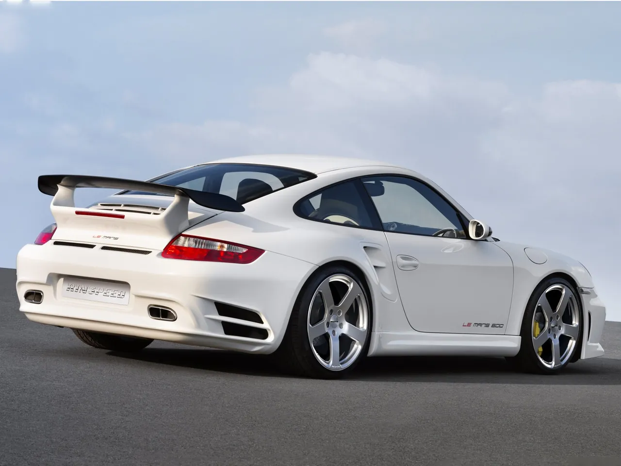 Rinspeed Porsche 997 Turbo Le Mans 600 (2007) – zadní tříčtvrteční pohled