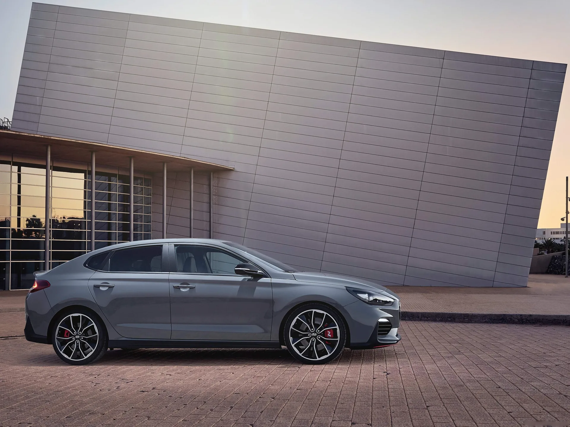Hyundai i30 Fastback N (2019) – boční profil
