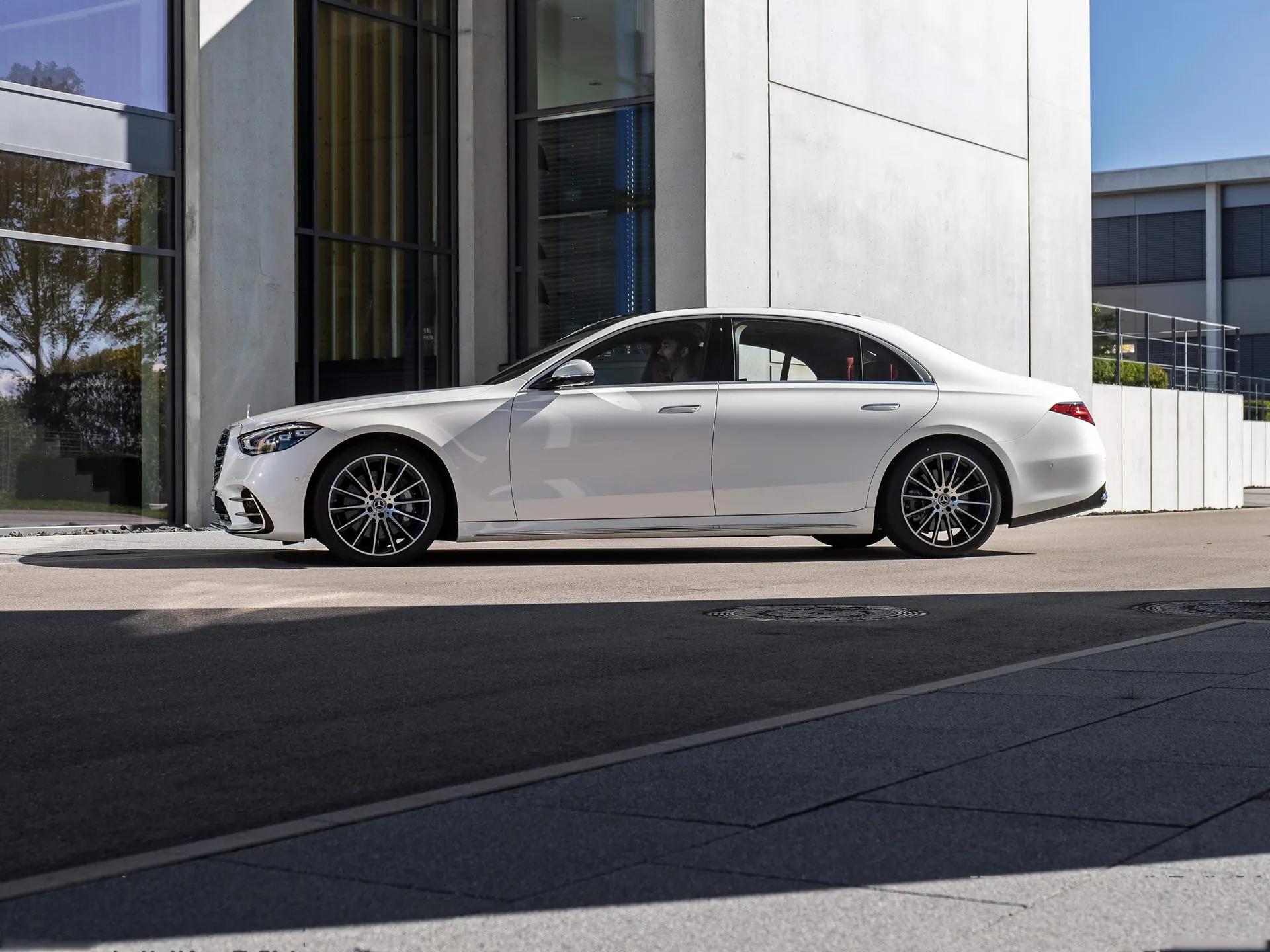 Mercedes-Benz S500 (2021) - Side Profile