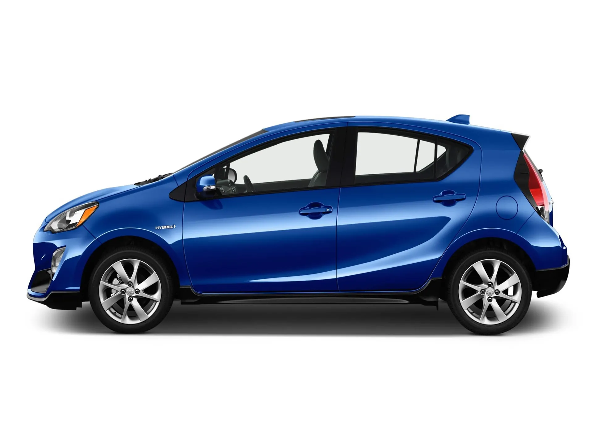 Toyota Prius c (2017) - Side Profile