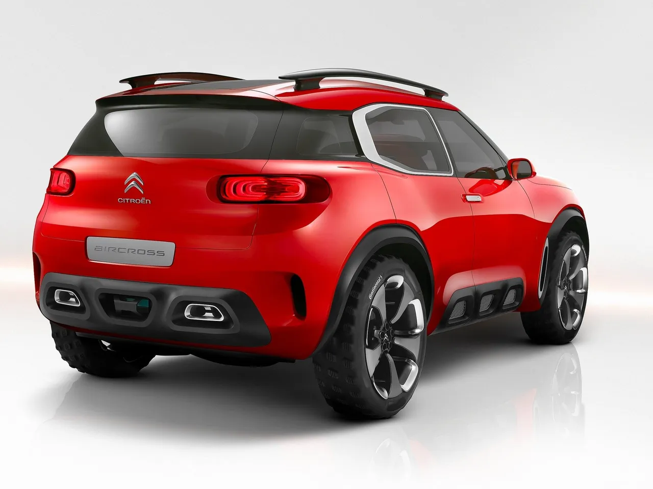 Citroen Aircross Concept (2015) – zadní tříčtvrteční pohled
