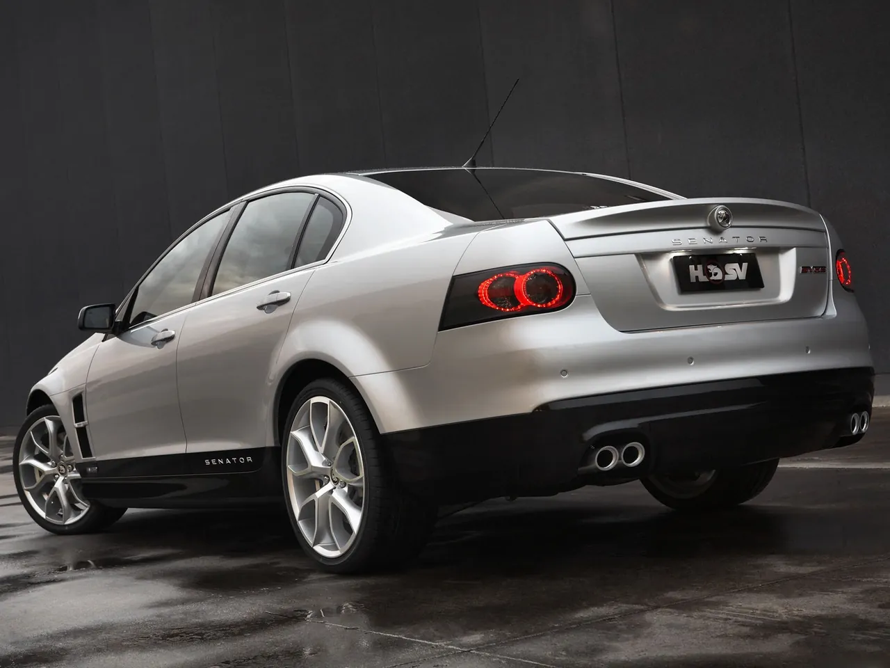 HSV Senator Signature SV08 (2008) – zadní tříčtvrteční pohled