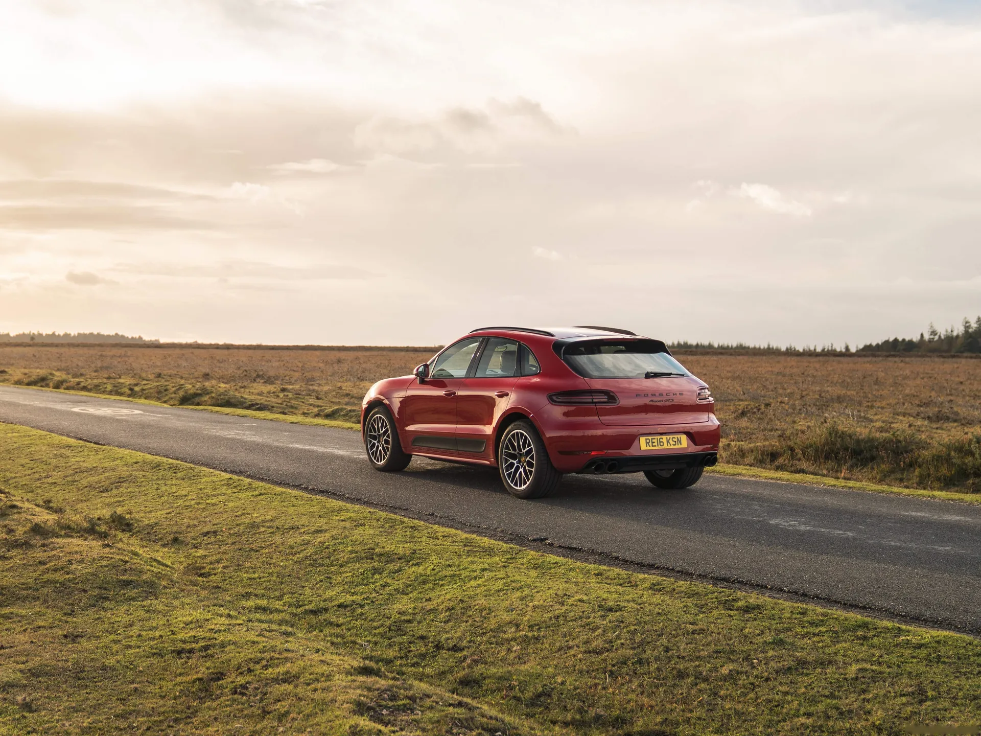 Porsche Macan GTS (2017) – zadní tříčtvrteční pohled