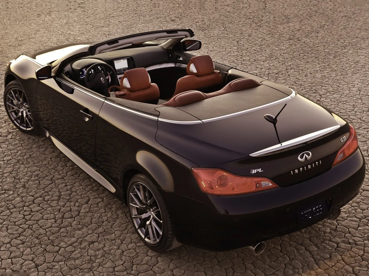 Infiniti IPL G Convertible (2013) – zadní tříčtvrteční pohled