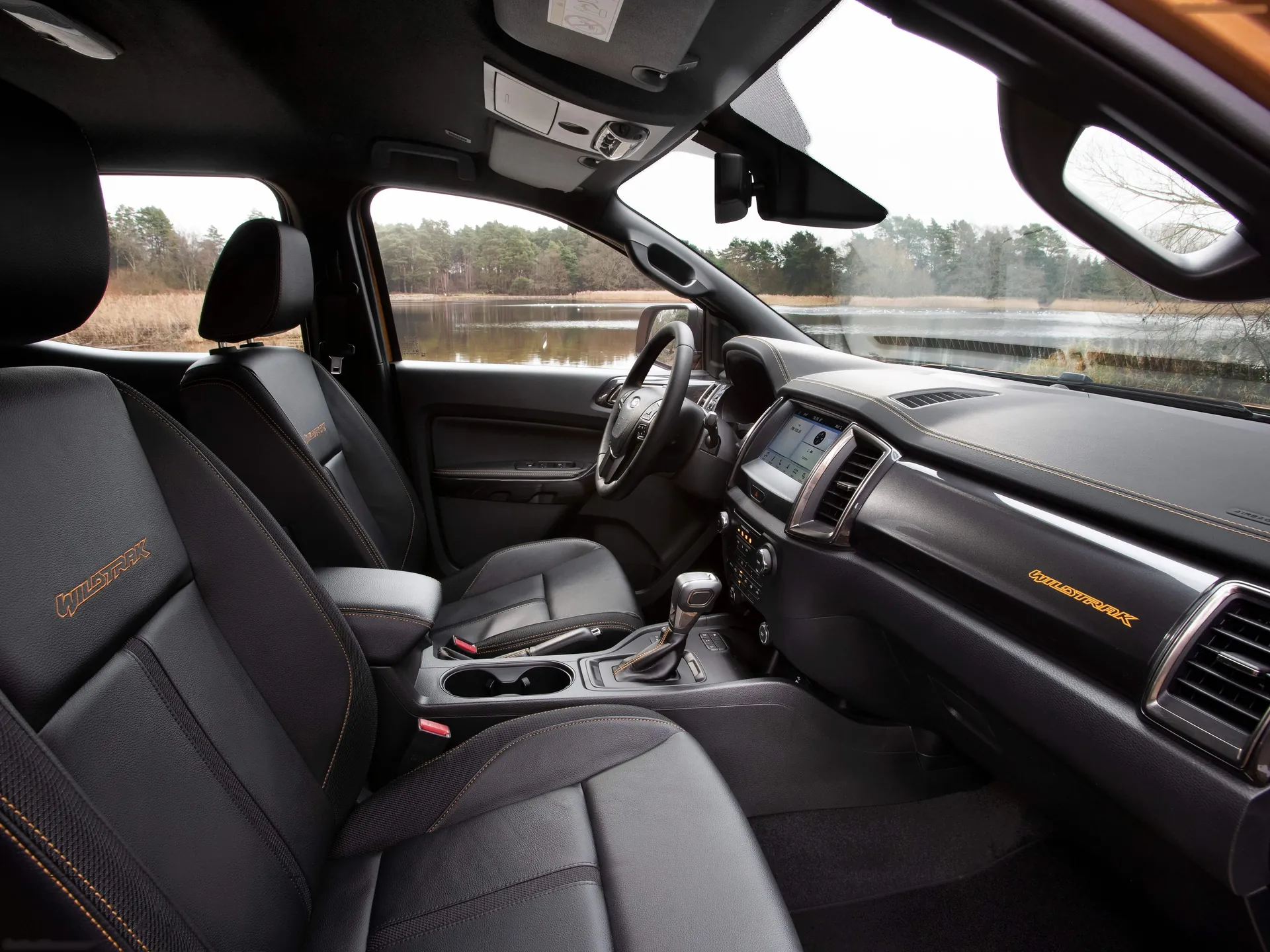 Ford Ranger Wildtrak (2020) – interiér