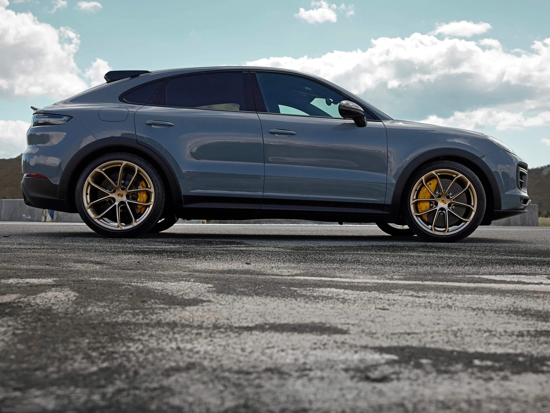 Porsche Cayenne Turbo GT (2022) - Side Profile