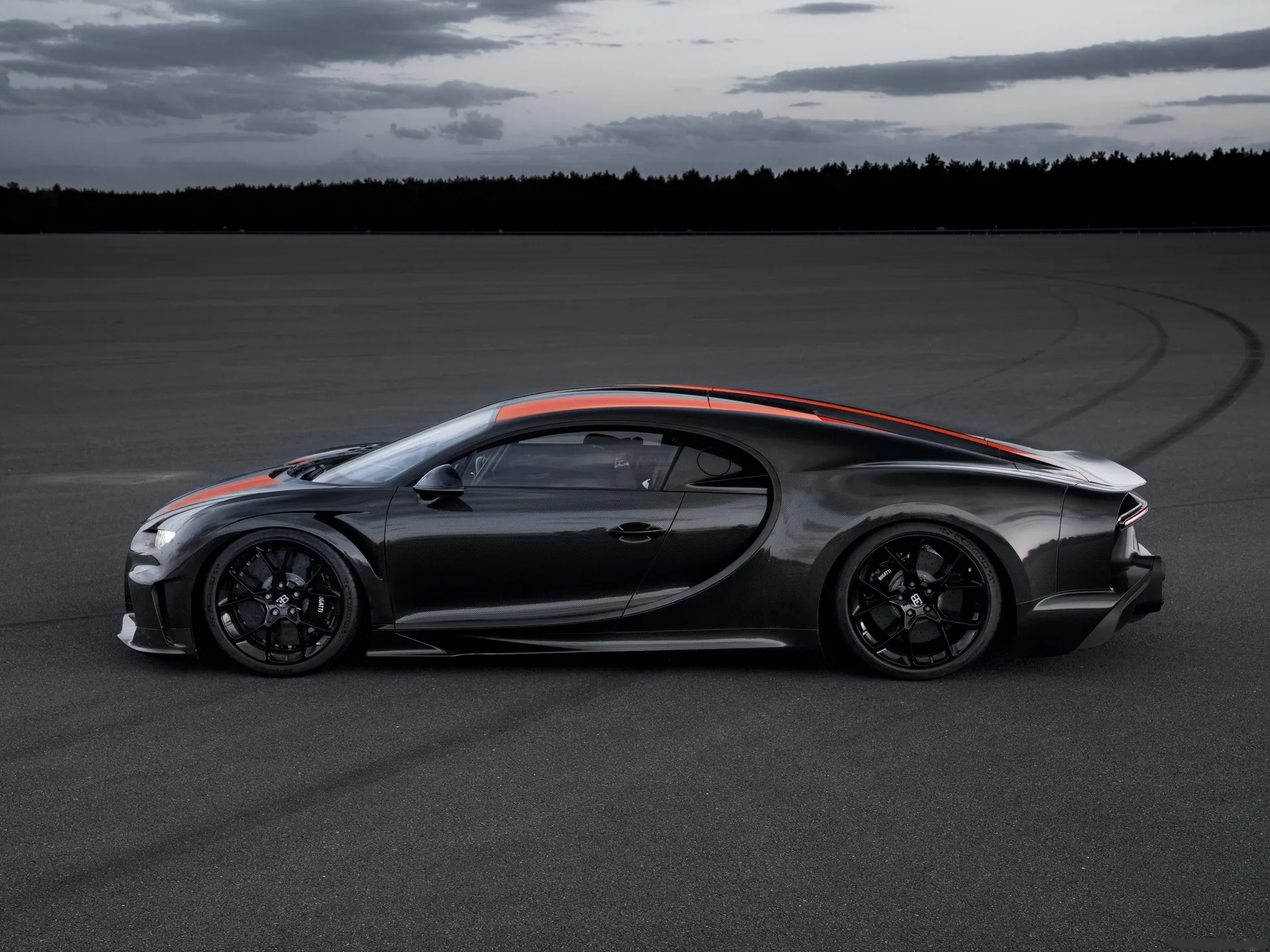 Bugatti Chiron Super Sport 300 (2021) – boční profil