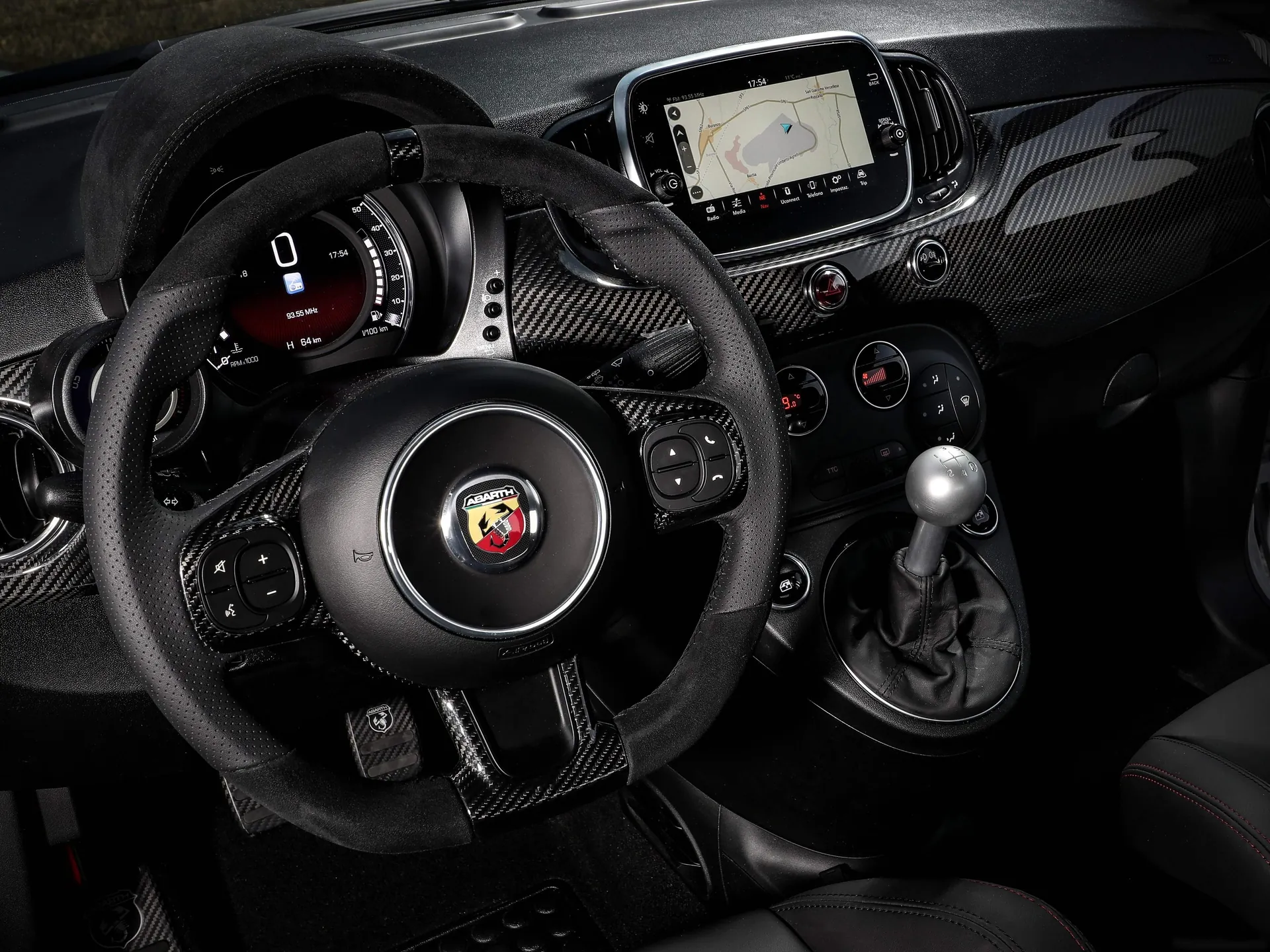 Fiat 595 Abarth esseesse (2019) – interiér
