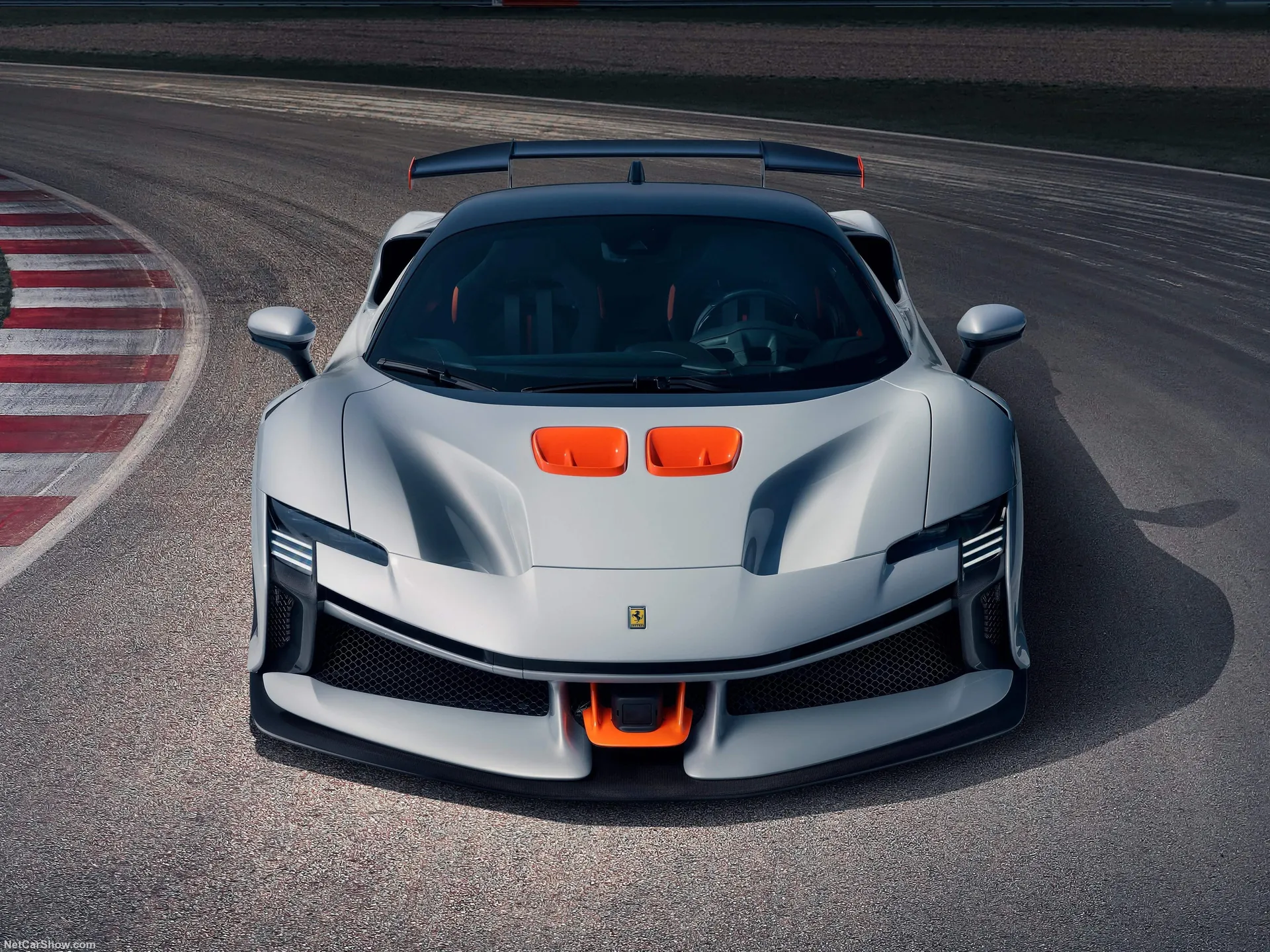 Ferrari SF90 XX Stradale (2024) – zepředu