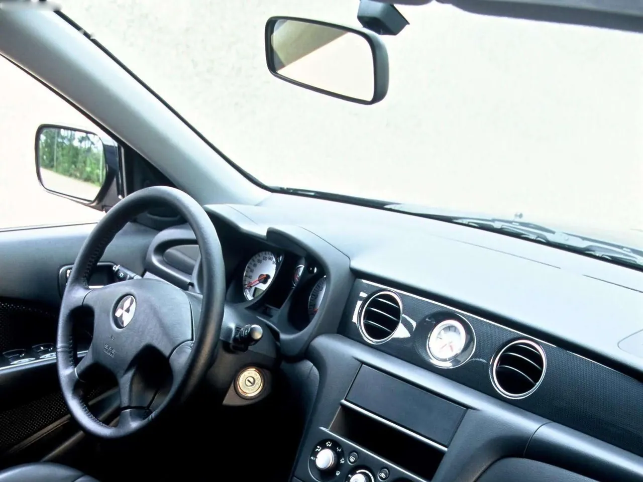 Mitsubishi Outlander Turbo [EU] (2004) - Interior