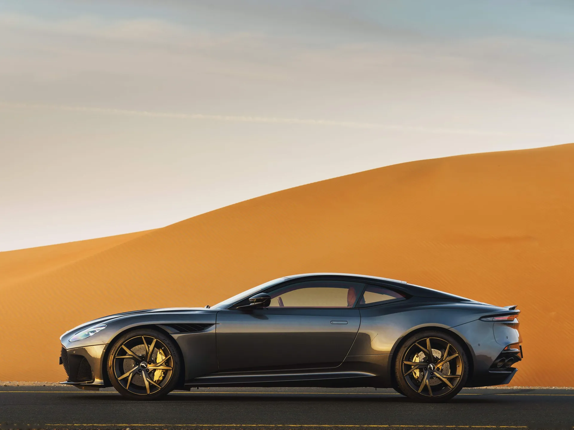 Aston Martin DBS Superleggera Xenon Grey (2019) - Side Profile