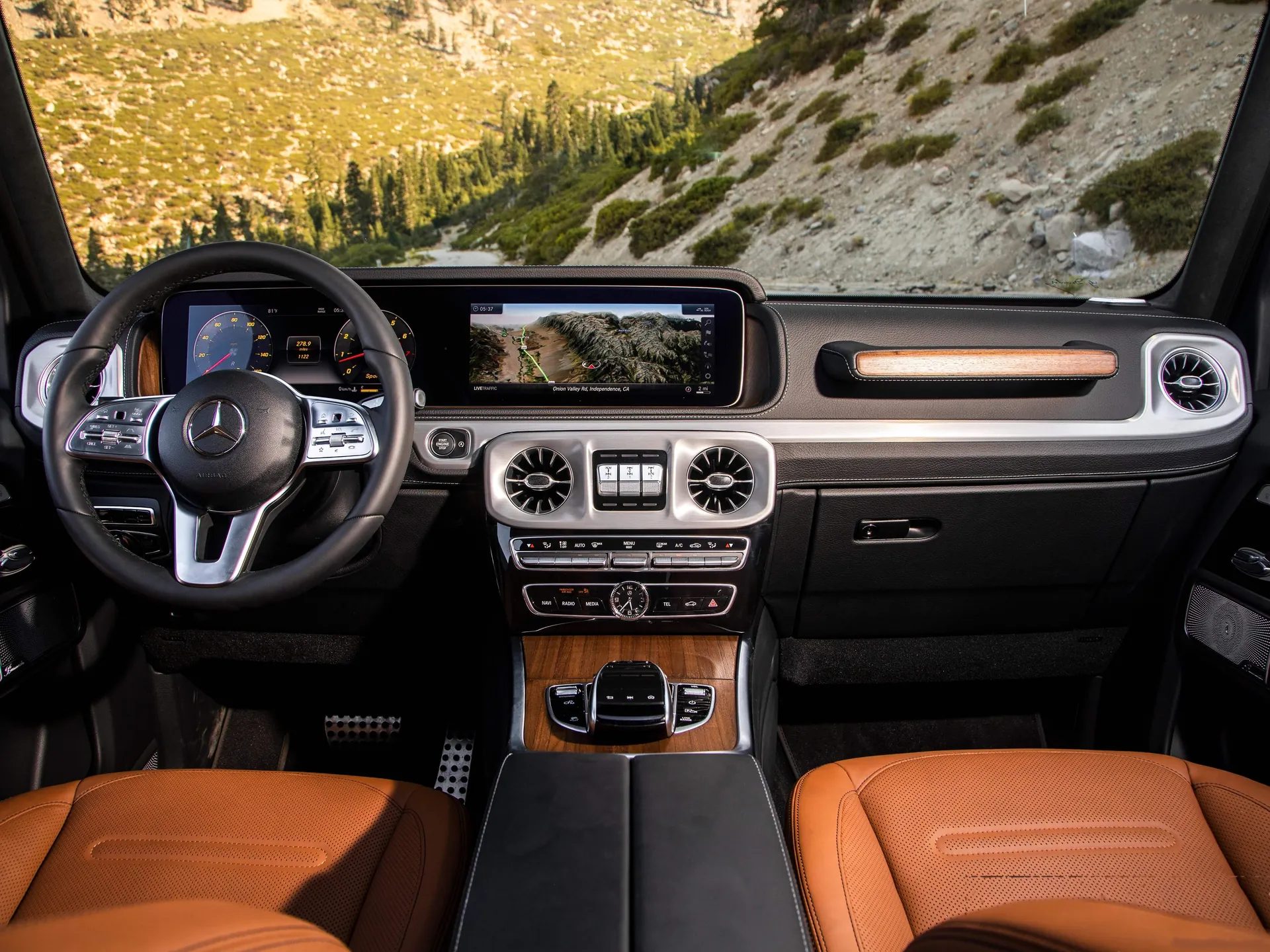 Mercedes-Benz G-Class (2019) - Interior
