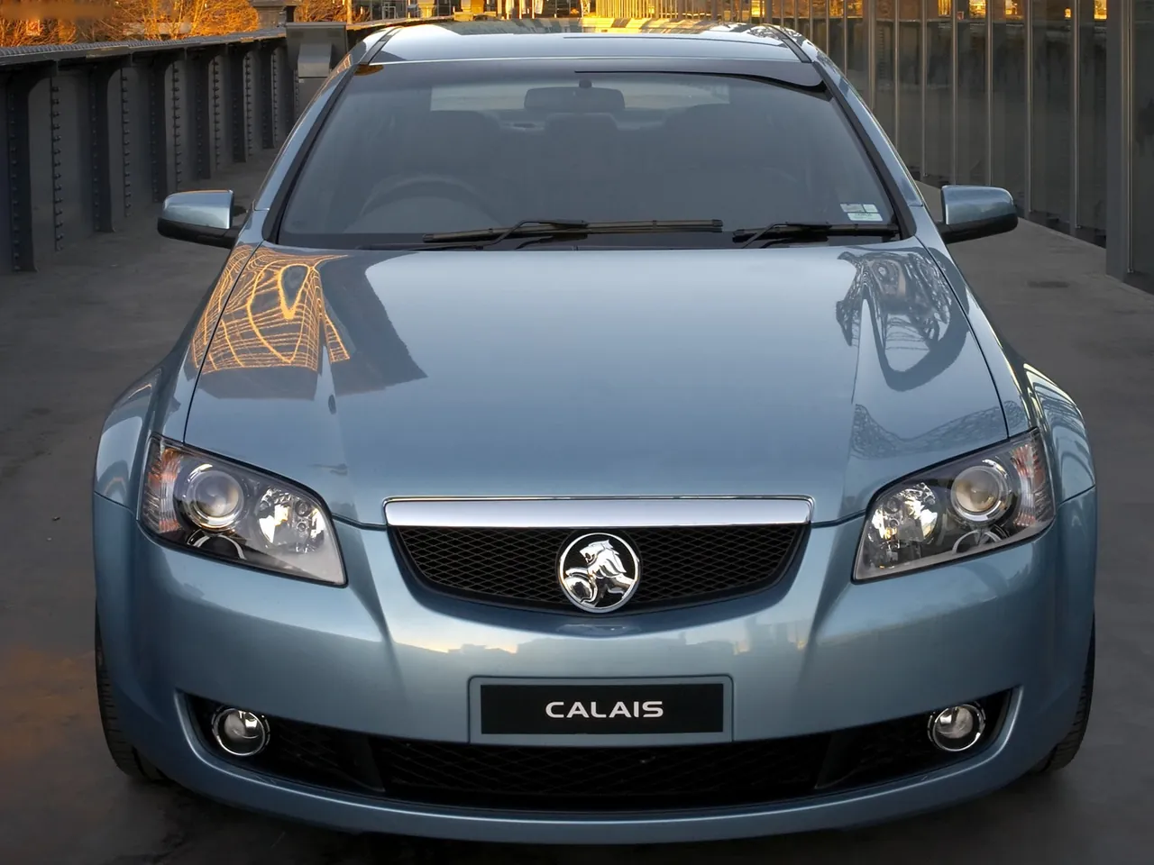 Holden VE Commodore Calais (2006) – zepředu