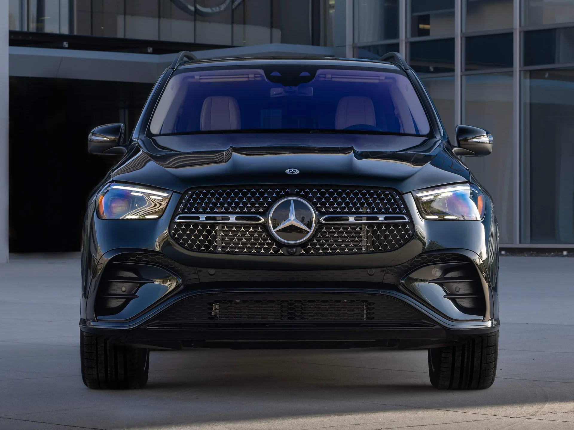 Mercedes-Benz GLE (2024) - Front