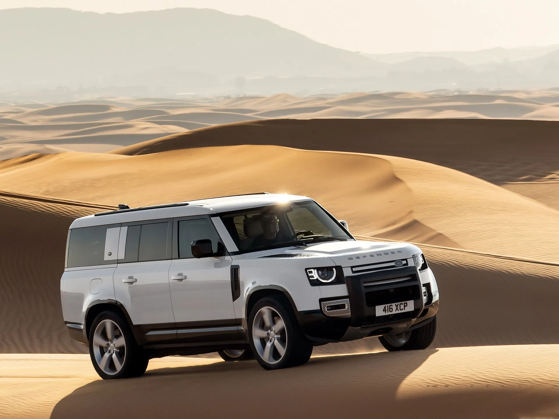 Land Rover Defender 130 (2023)