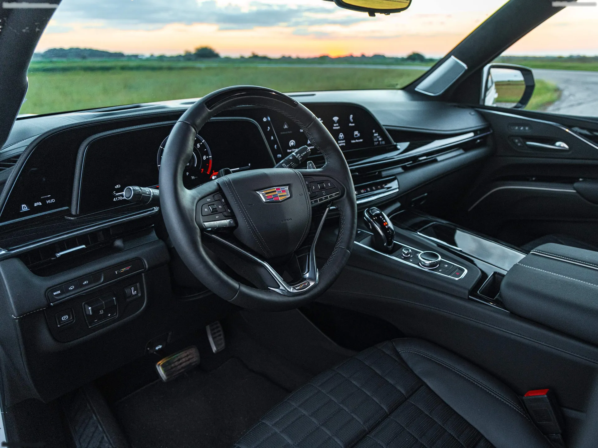 Hennessey H1000 Escalade-V (2024) – interiér